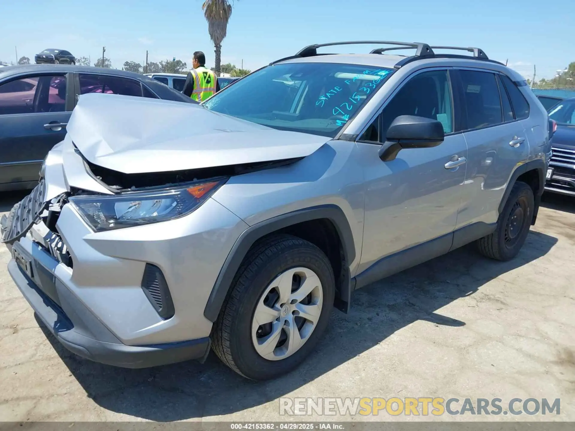 2 Photograph of a damaged car 2T3H1RFV0LC081042 TOYOTA RAV4 2020