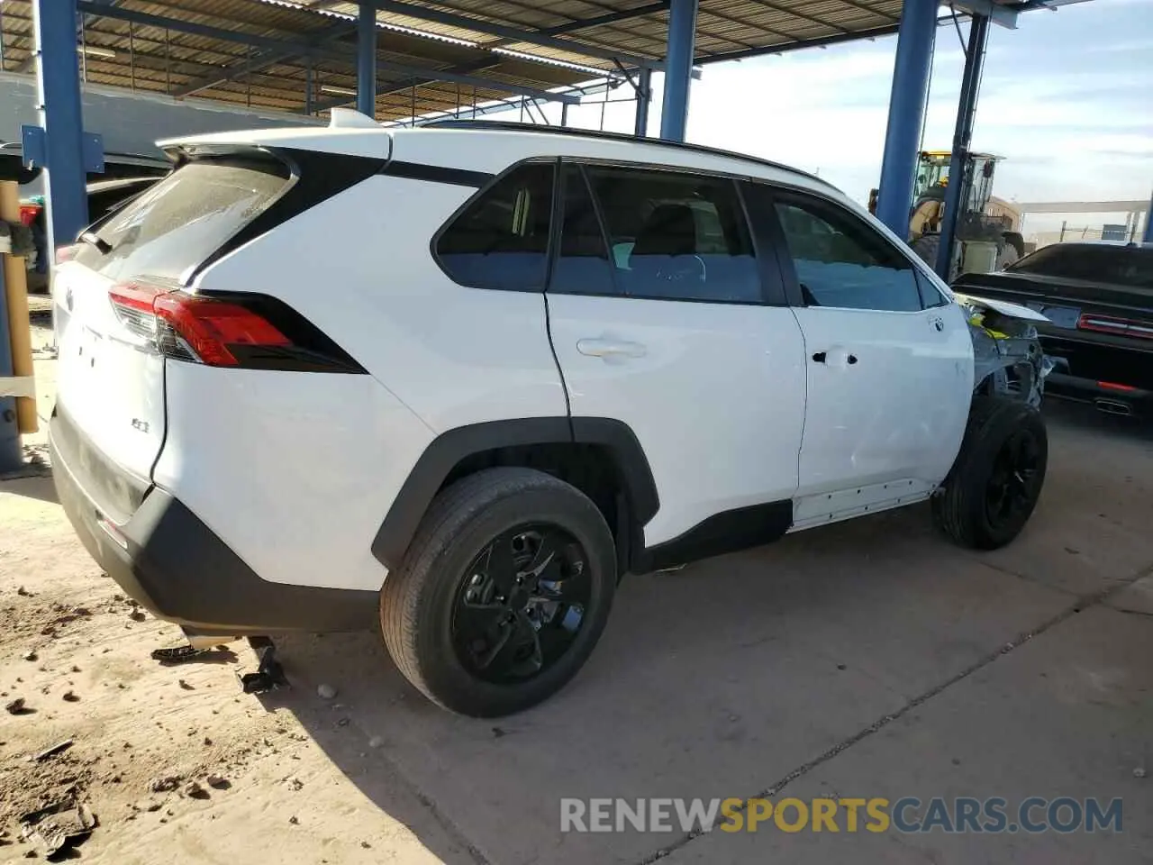 3 Photograph of a damaged car 2T3H1RFV0LC081672 TOYOTA RAV4 2020