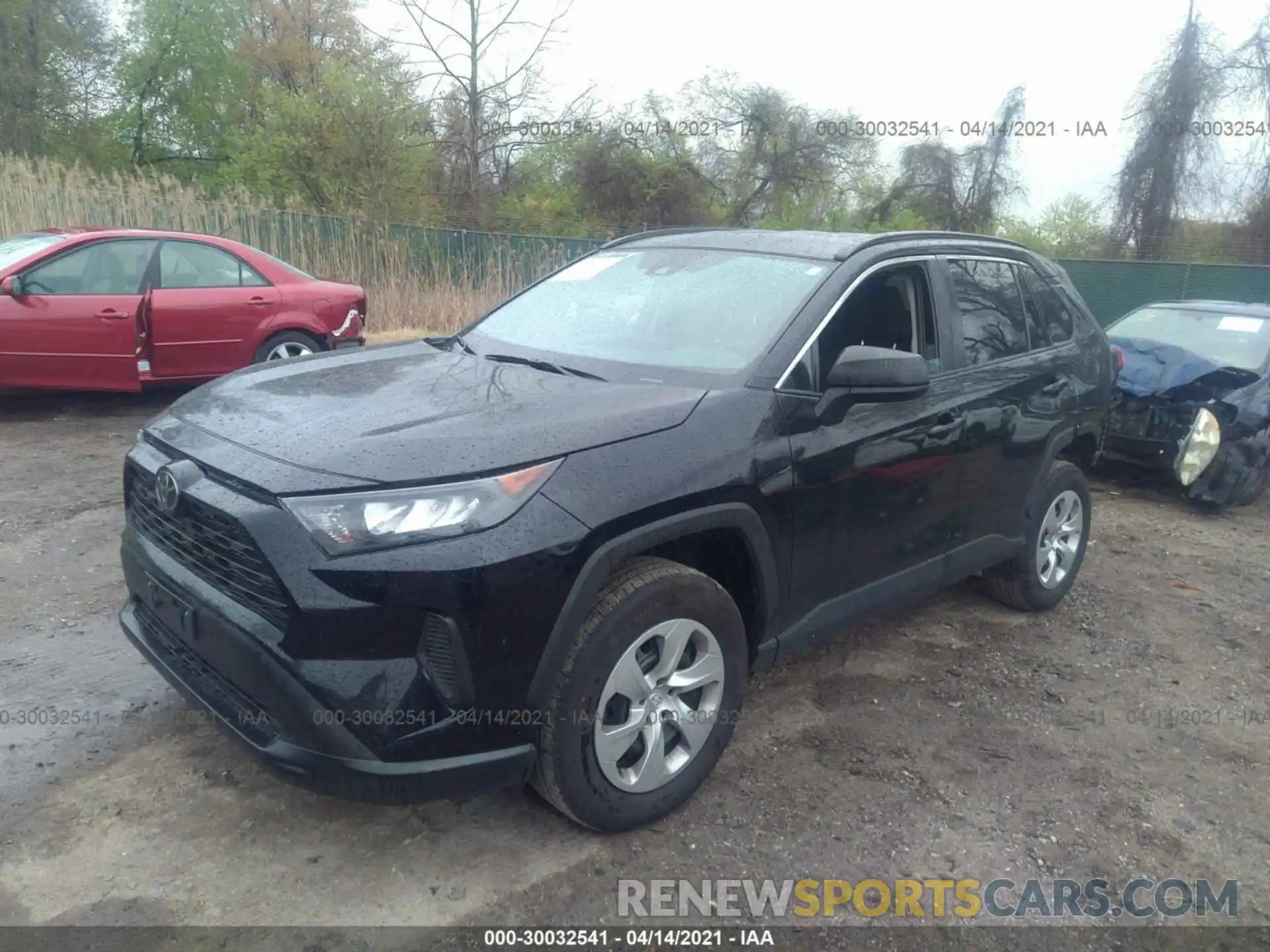 2 Photograph of a damaged car 2T3H1RFV0LW061291 TOYOTA RAV4 2020