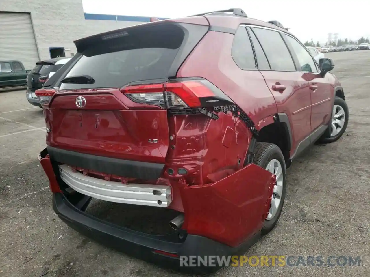 4 Photograph of a damaged car 2T3H1RFV0LW065227 TOYOTA RAV4 2020