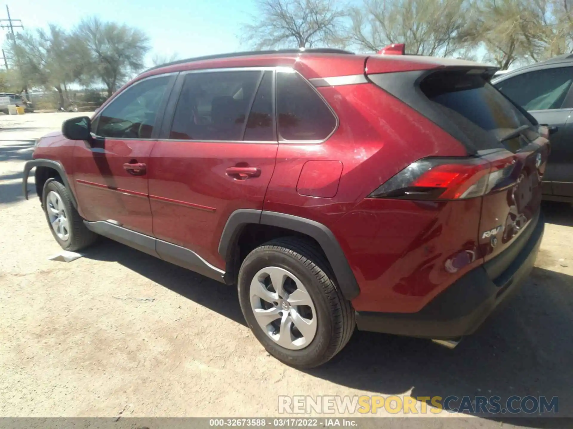 3 Photograph of a damaged car 2T3H1RFV0LW065552 TOYOTA RAV4 2020