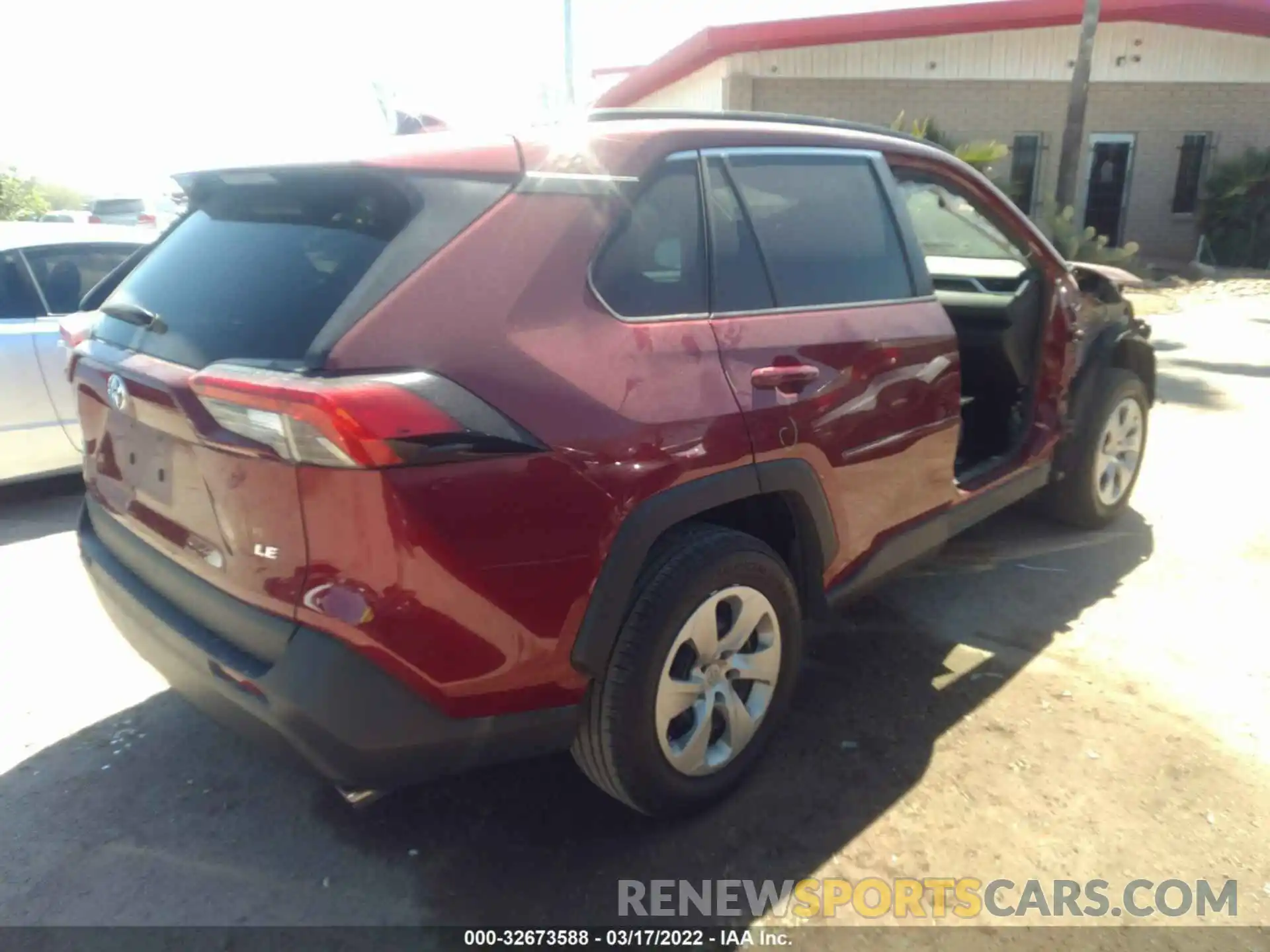 4 Photograph of a damaged car 2T3H1RFV0LW065552 TOYOTA RAV4 2020