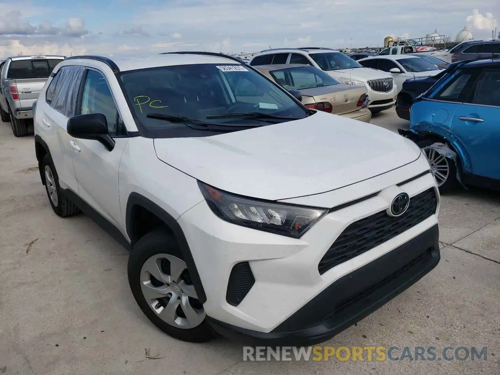 1 Photograph of a damaged car 2T3H1RFV0LW067401 TOYOTA RAV4 2020