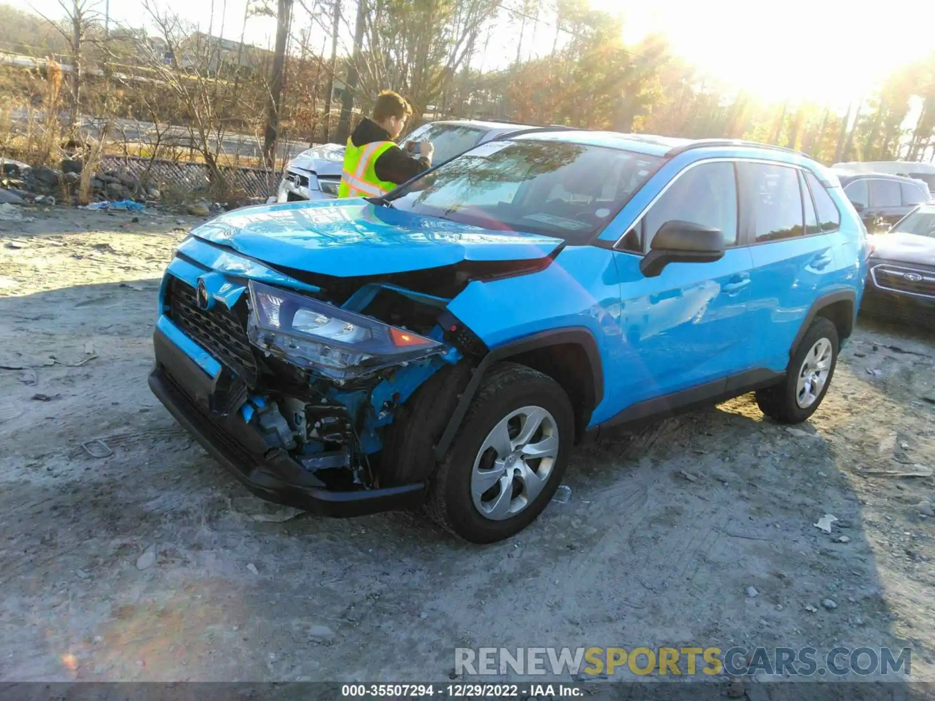 2 Photograph of a damaged car 2T3H1RFV0LW068547 TOYOTA RAV4 2020