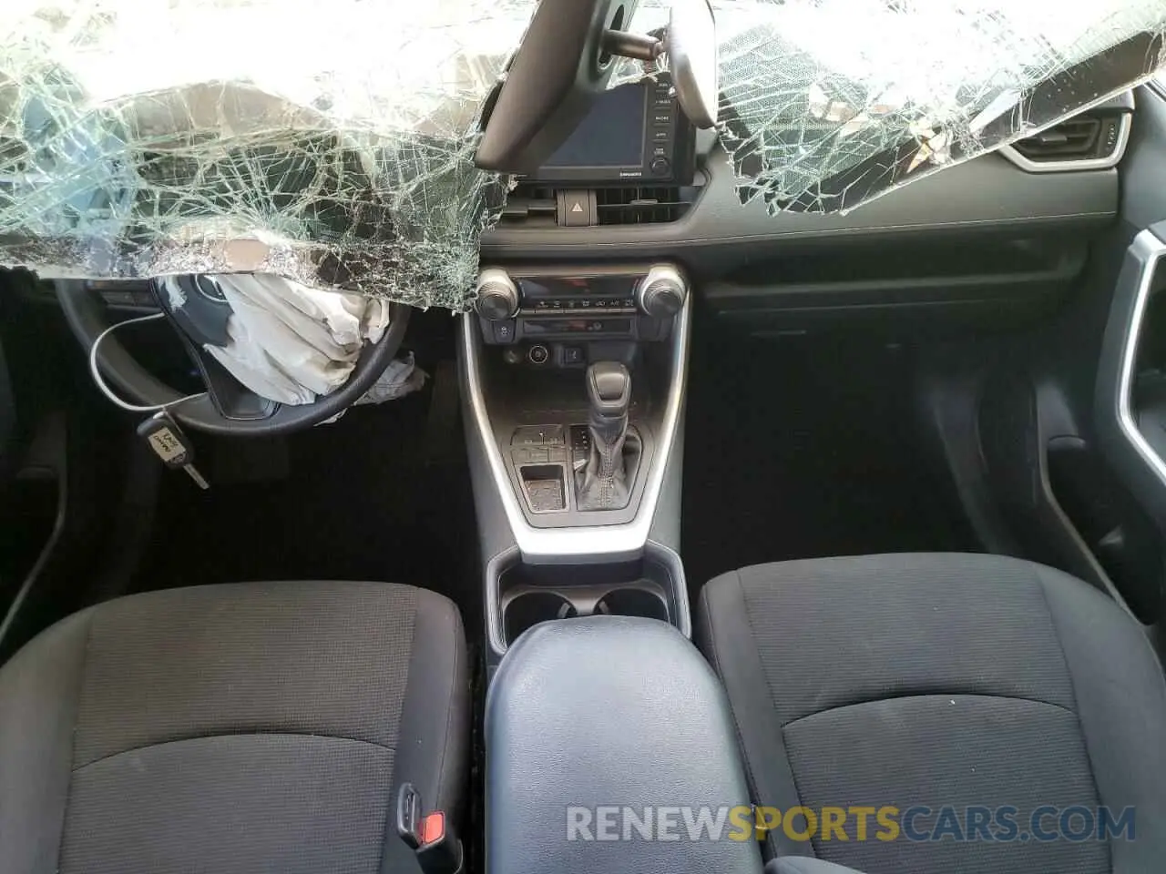 8 Photograph of a damaged car 2T3H1RFV0LW094890 TOYOTA RAV4 2020