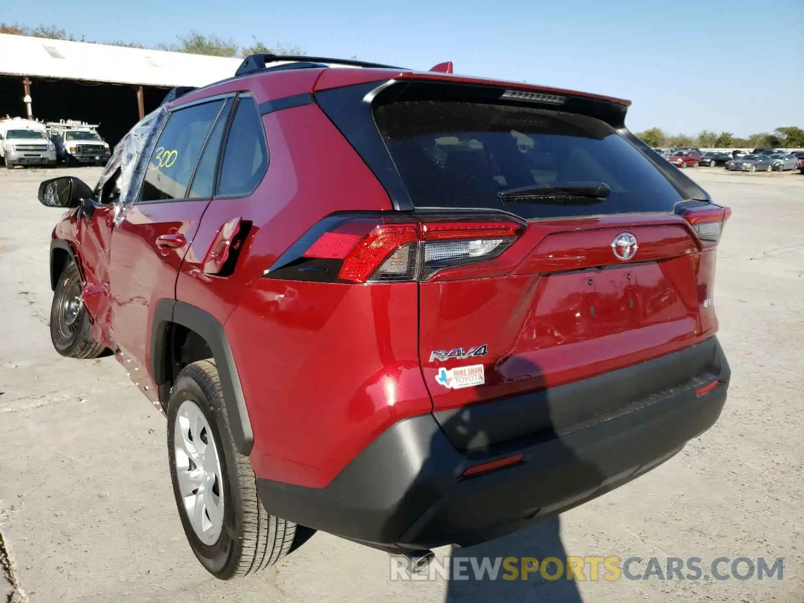 3 Photograph of a damaged car 2T3H1RFV0LW096946 TOYOTA RAV4 2020