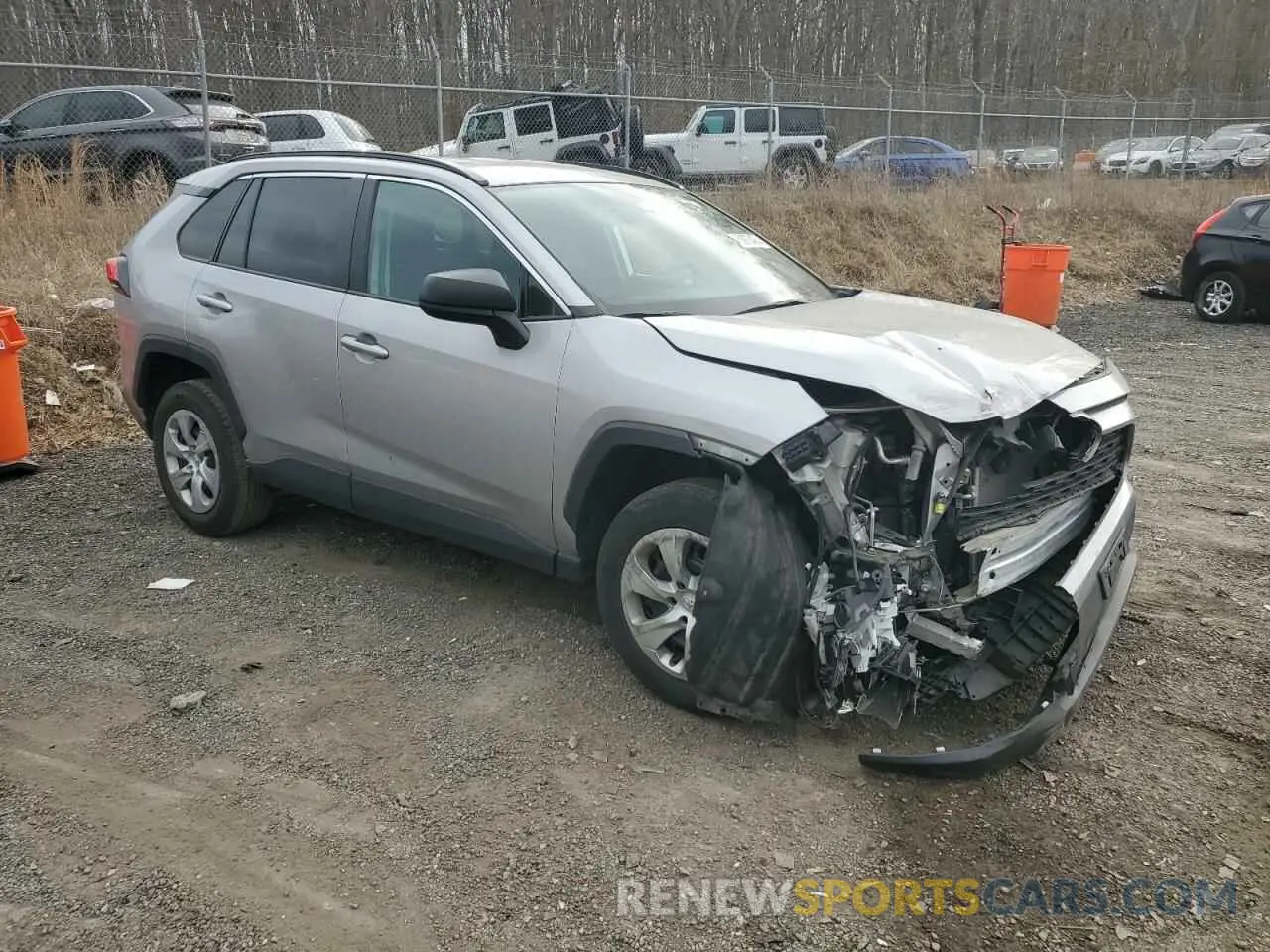 4 Photograph of a damaged car 2T3H1RFV0LW098082 TOYOTA RAV4 2020