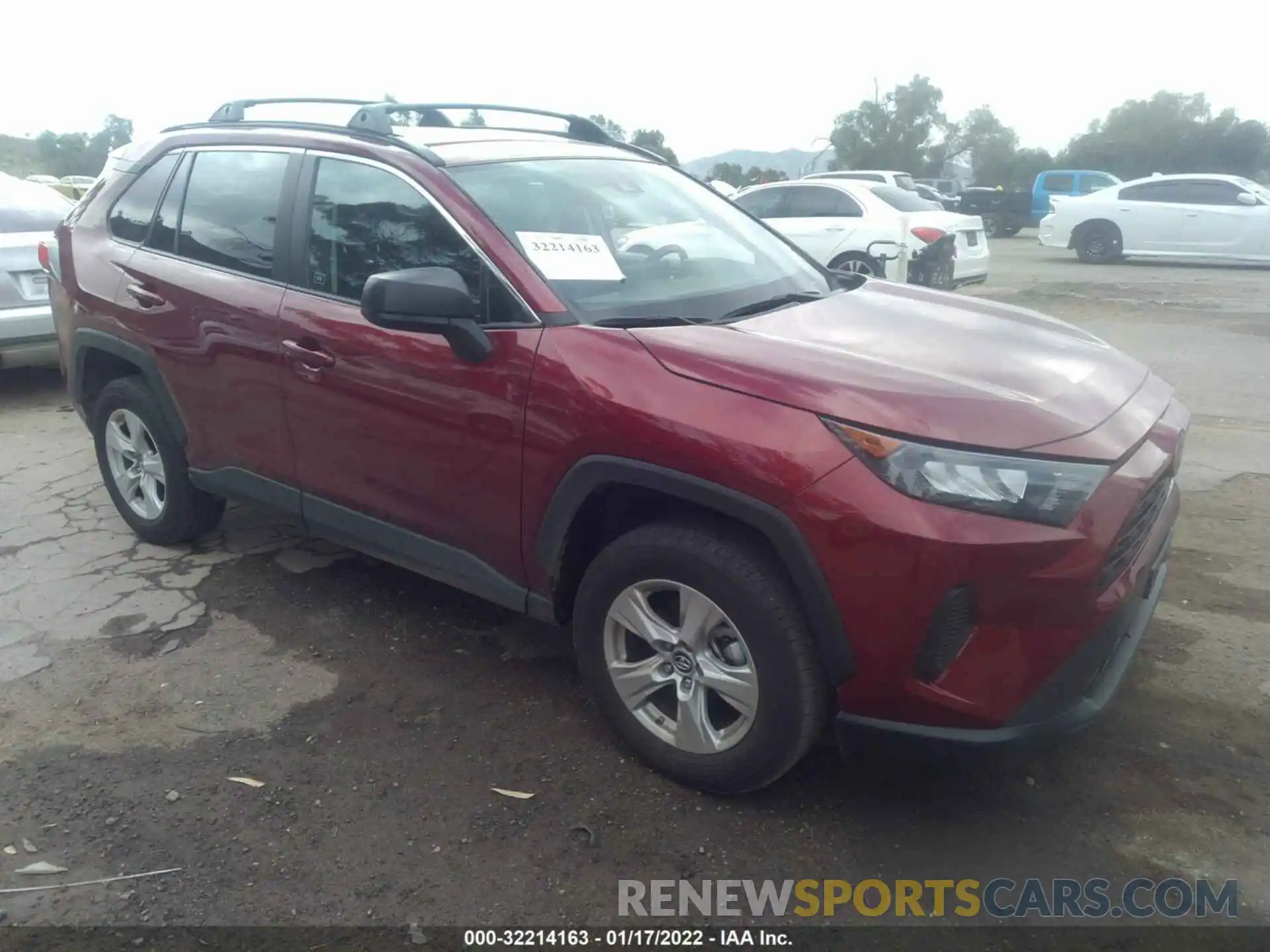 1 Photograph of a damaged car 2T3H1RFV0LW102650 TOYOTA RAV4 2020