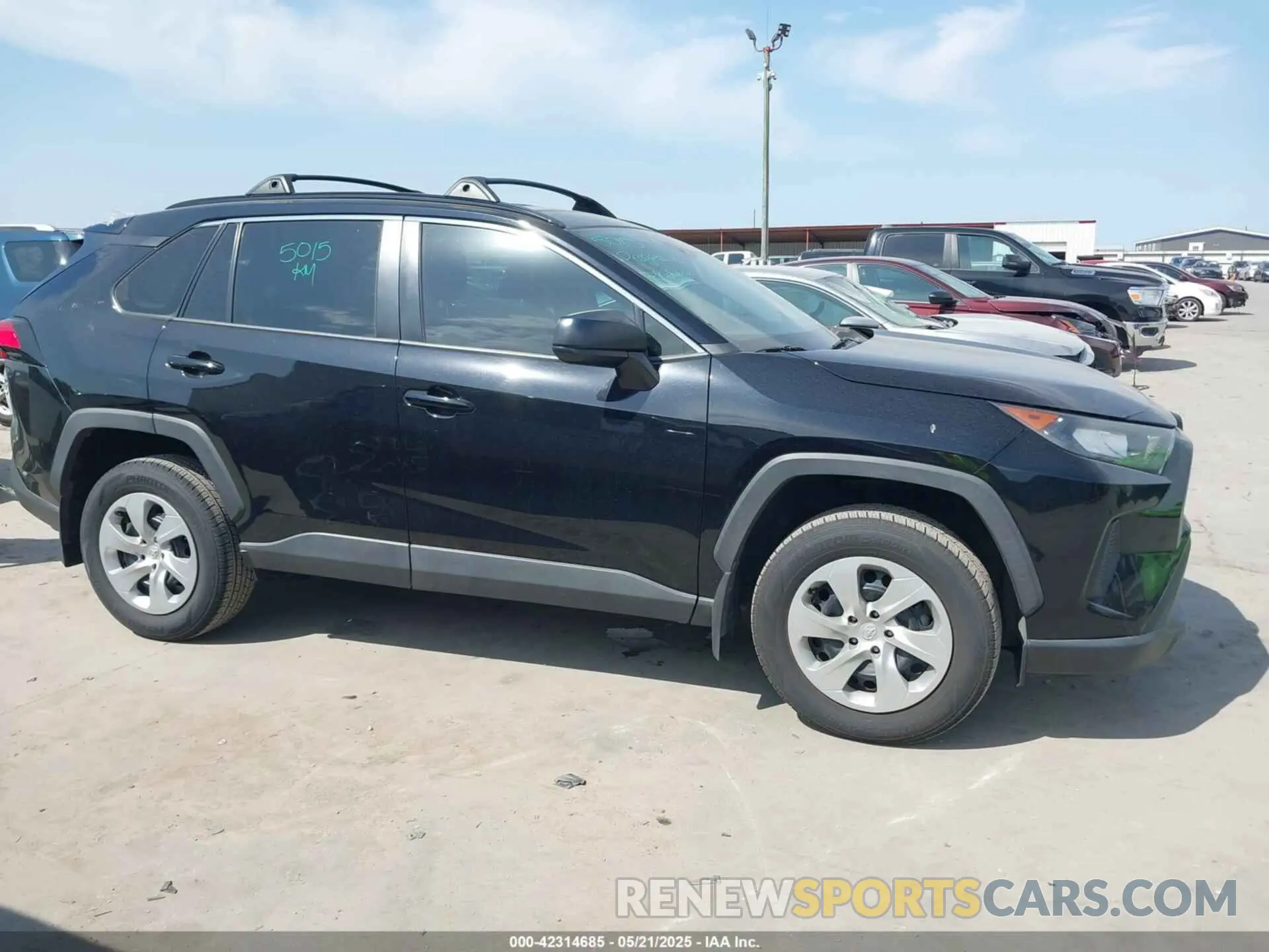 13 Photograph of a damaged car 2T3H1RFV1LC038264 TOYOTA RAV4 2020