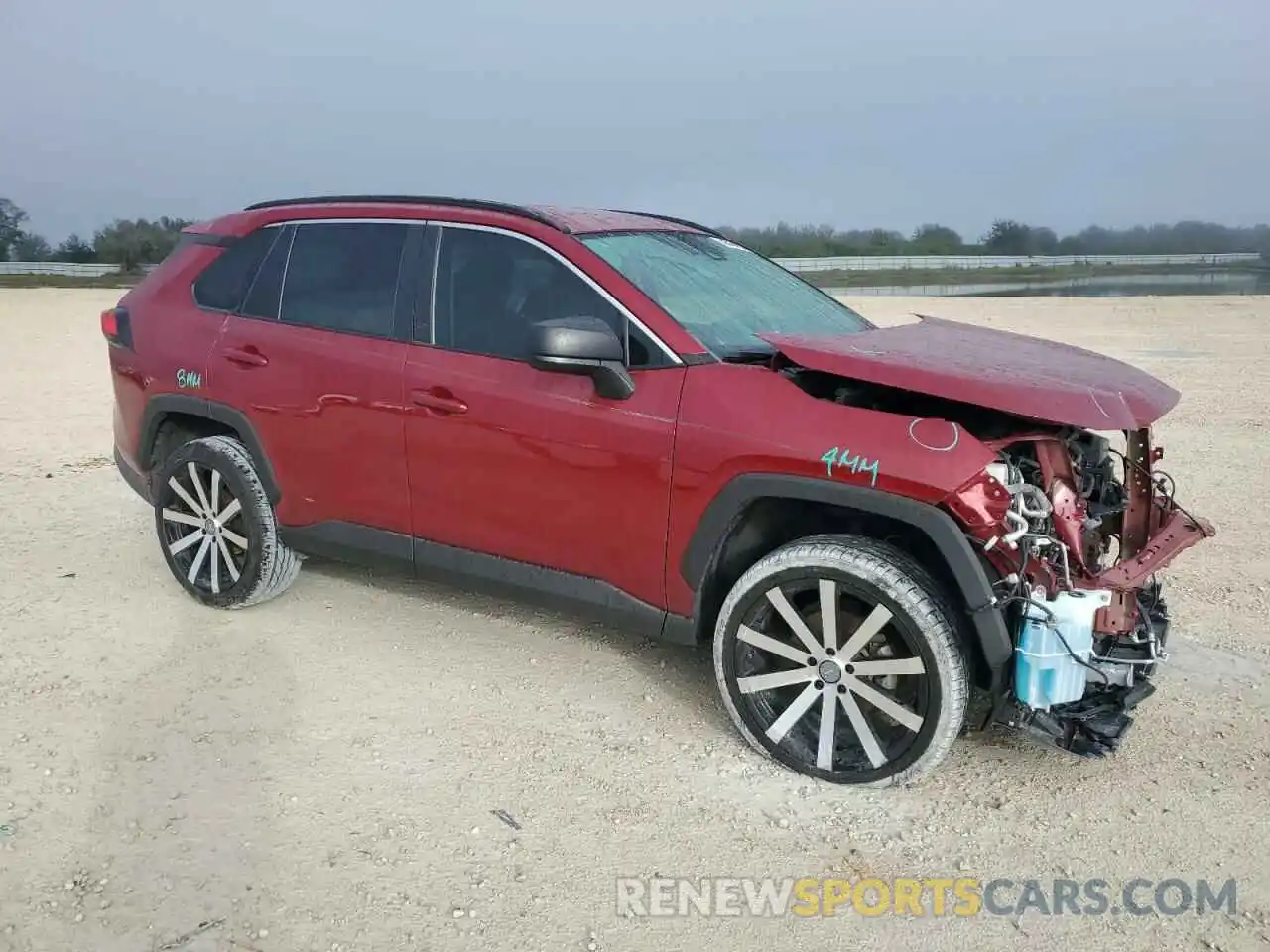 4 Photograph of a damaged car 2T3H1RFV1LC049152 TOYOTA RAV4 2020