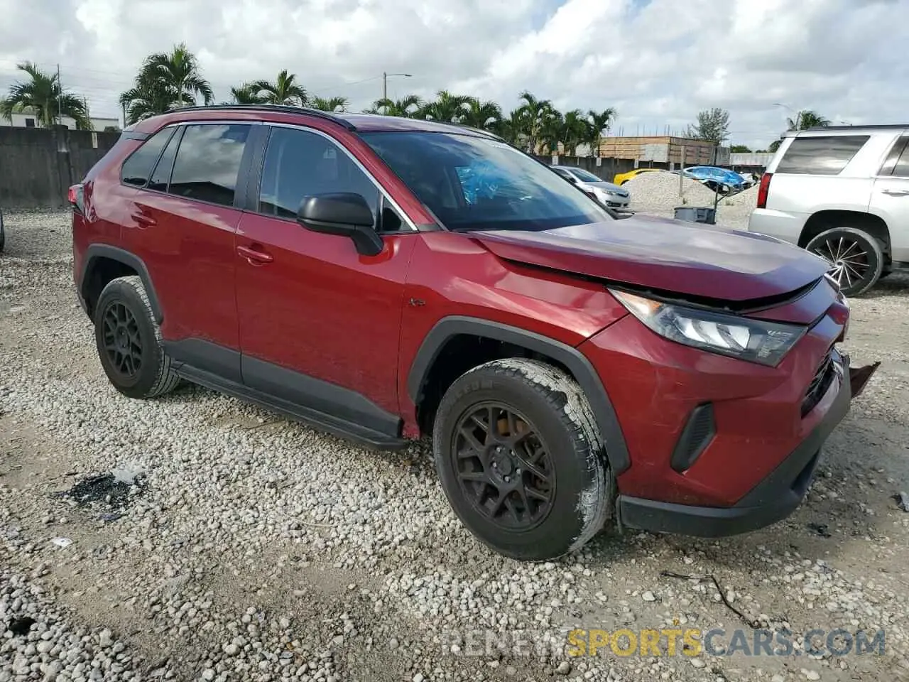 4 Photograph of a damaged car 2T3H1RFV1LC054531 TOYOTA RAV4 2020
