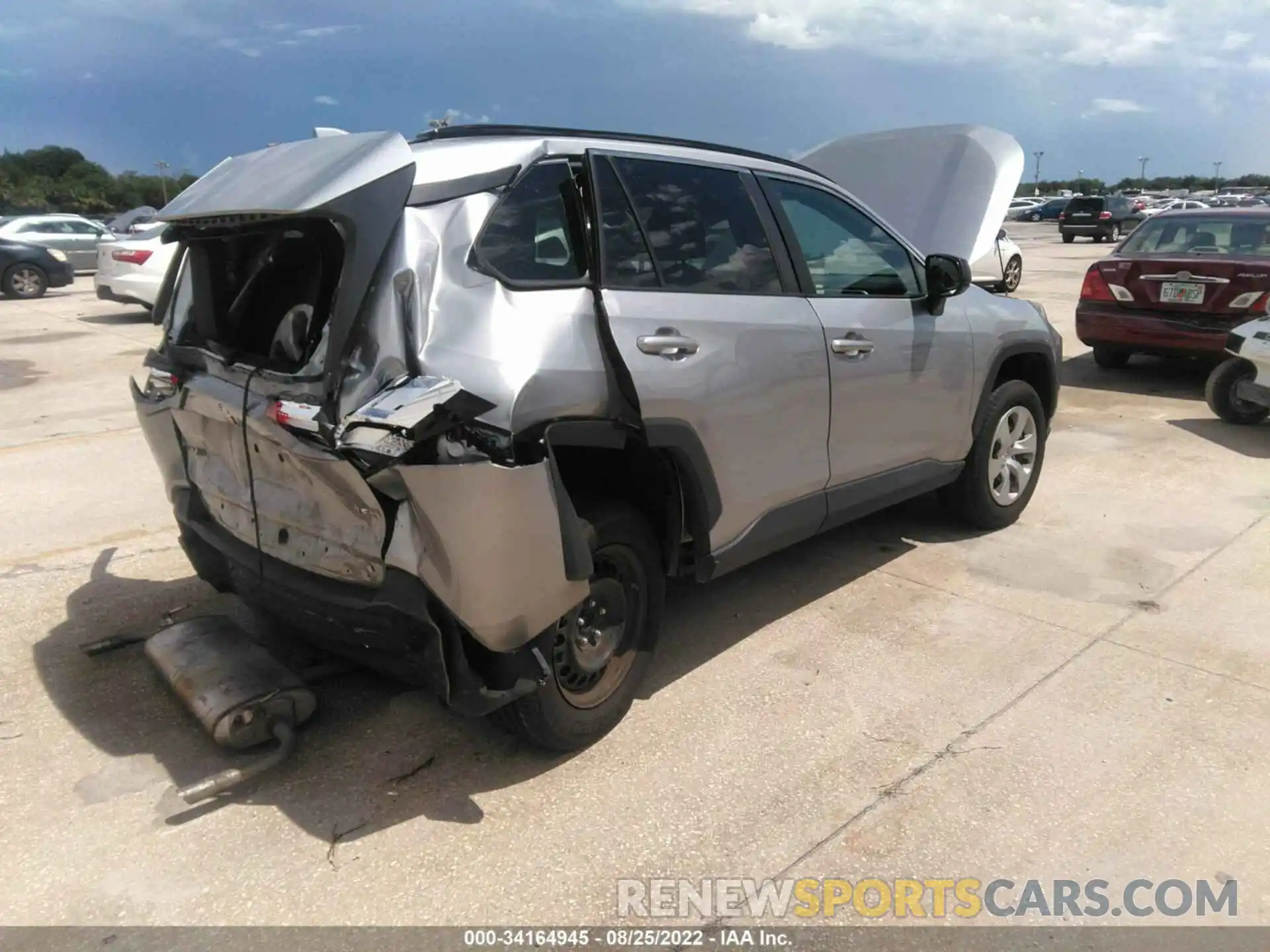 4 Photograph of a damaged car 2T3H1RFV1LC062323 TOYOTA RAV4 2020