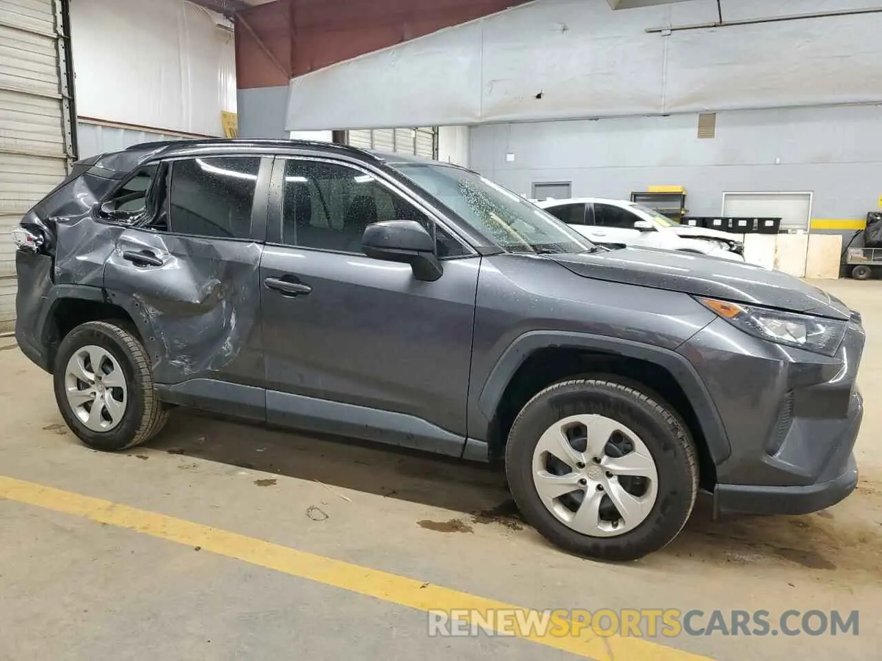4 Photograph of a damaged car 2T3H1RFV1LC063438 TOYOTA RAV4 2020