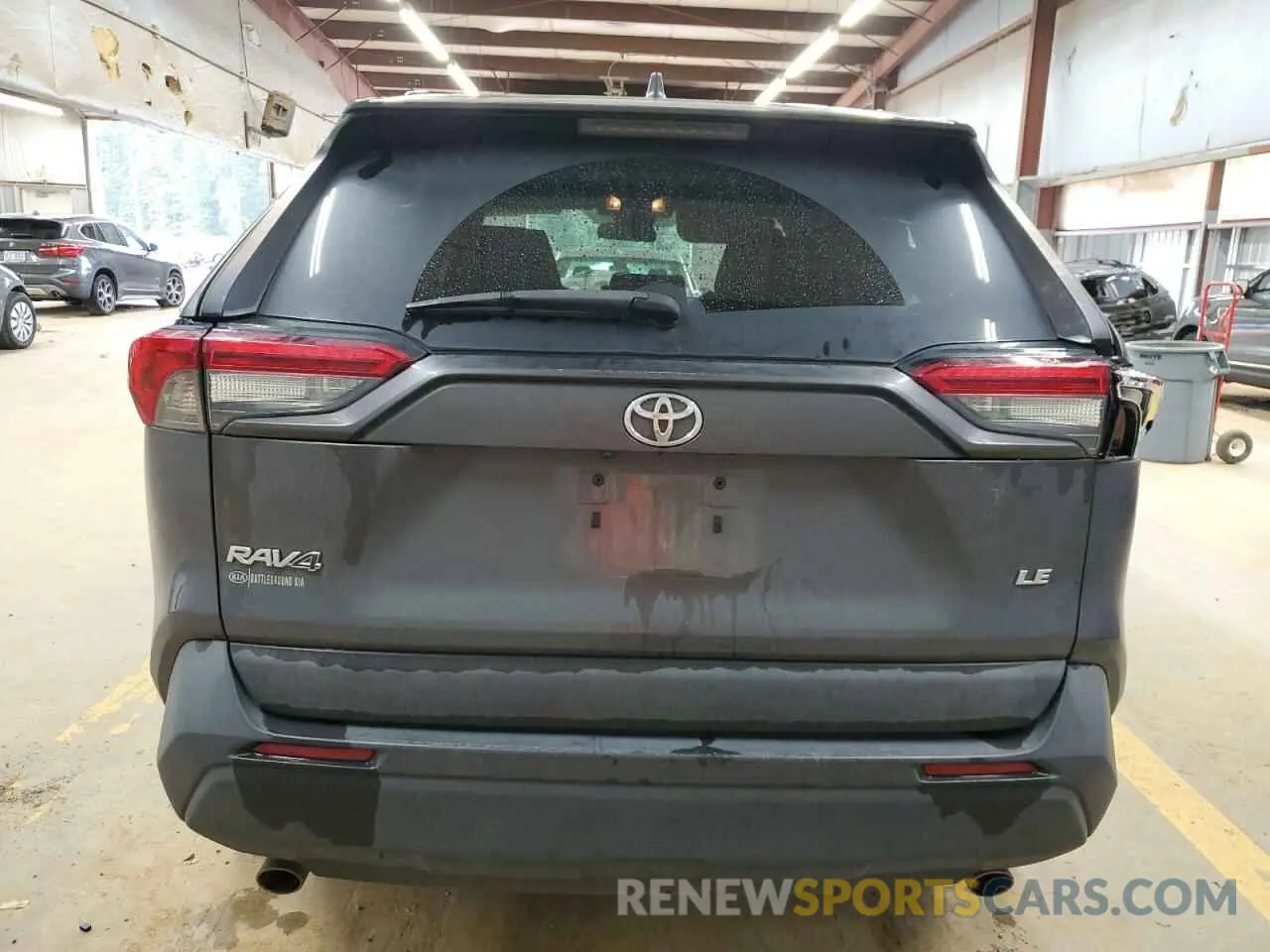 6 Photograph of a damaged car 2T3H1RFV1LC063438 TOYOTA RAV4 2020