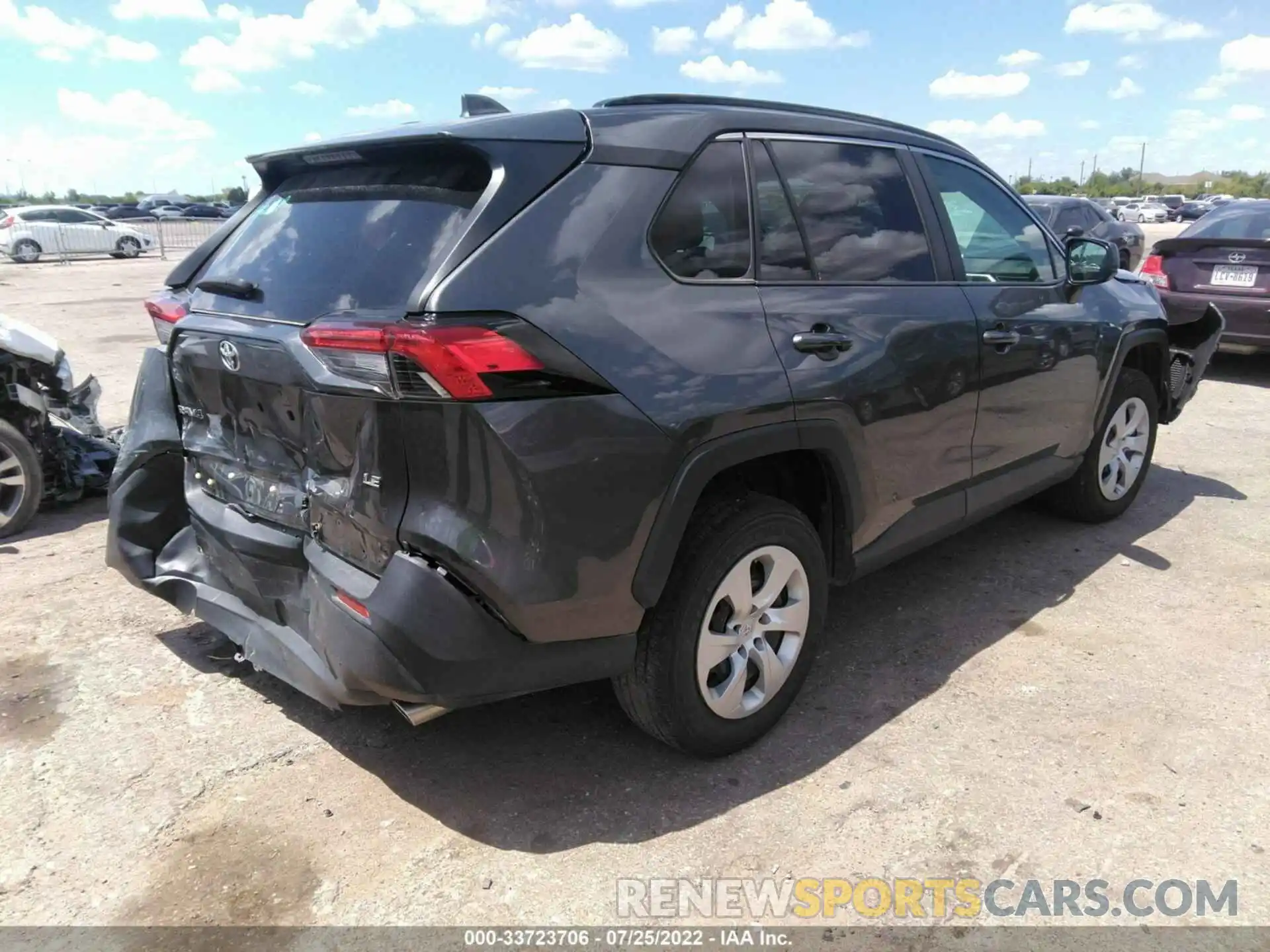 4 Photograph of a damaged car 2T3H1RFV1LC071409 TOYOTA RAV4 2020