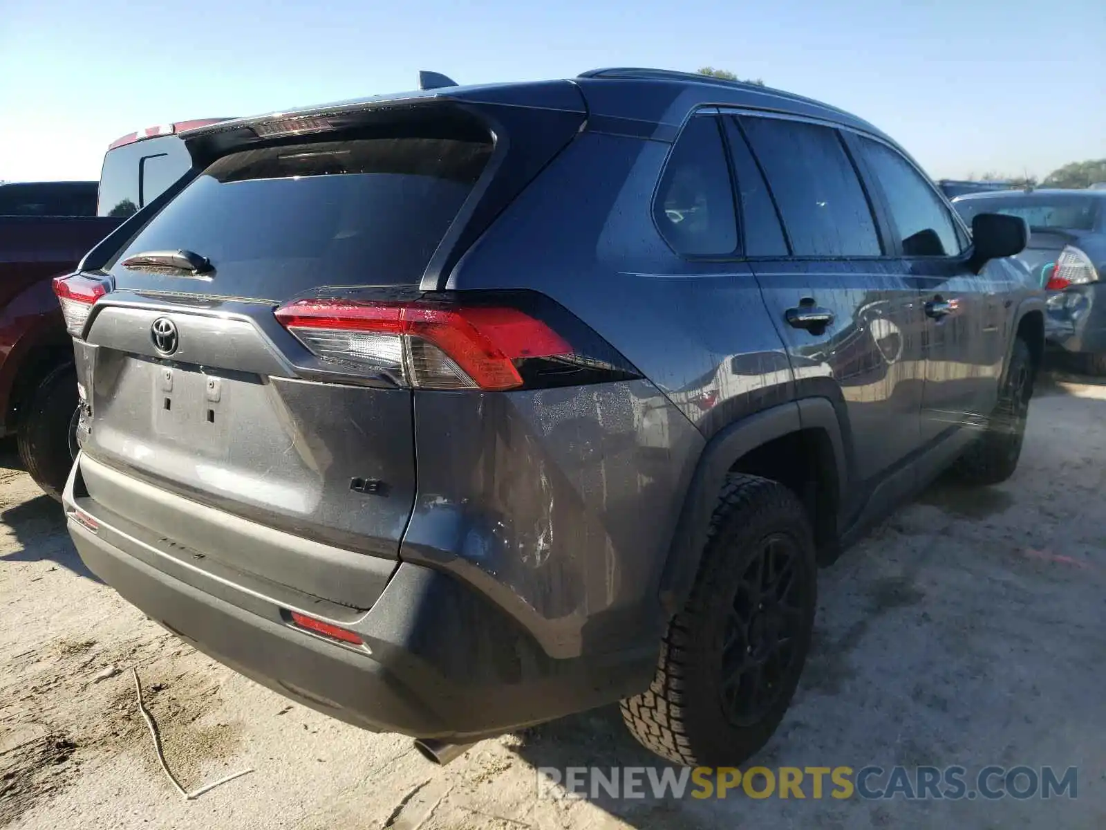 4 Photograph of a damaged car 2T3H1RFV1LC071443 TOYOTA RAV4 2020