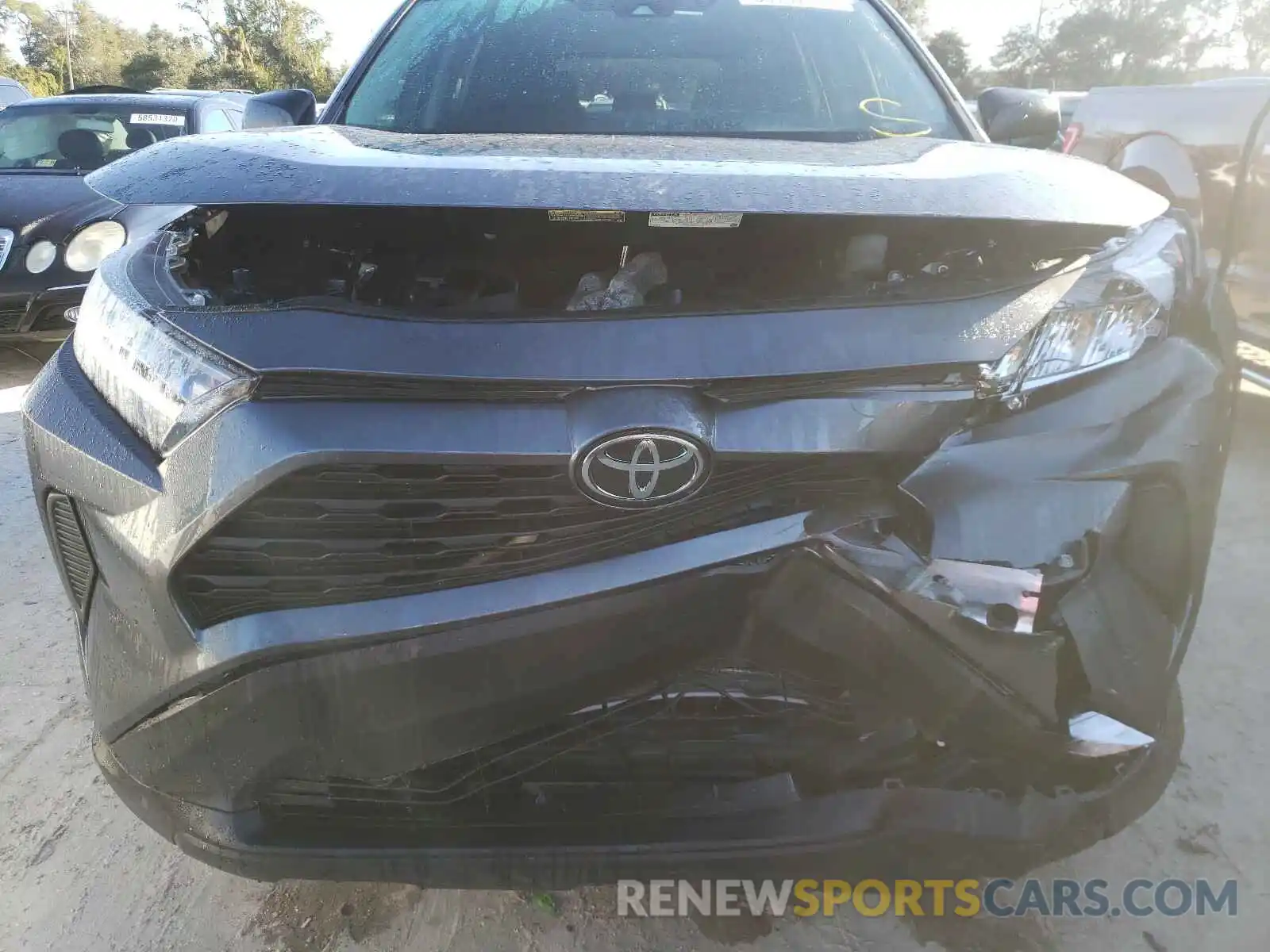 9 Photograph of a damaged car 2T3H1RFV1LC071443 TOYOTA RAV4 2020