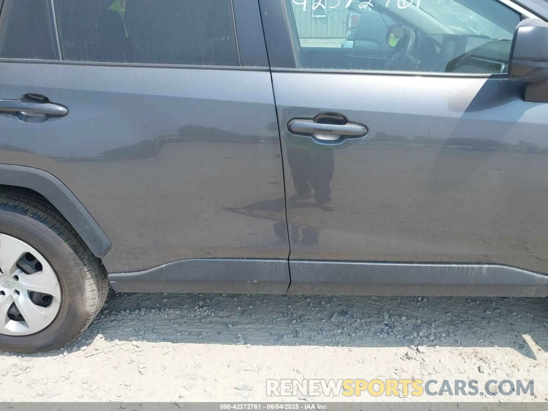 14 Photograph of a damaged car 2T3H1RFV1LC078344 TOYOTA RAV4 2020