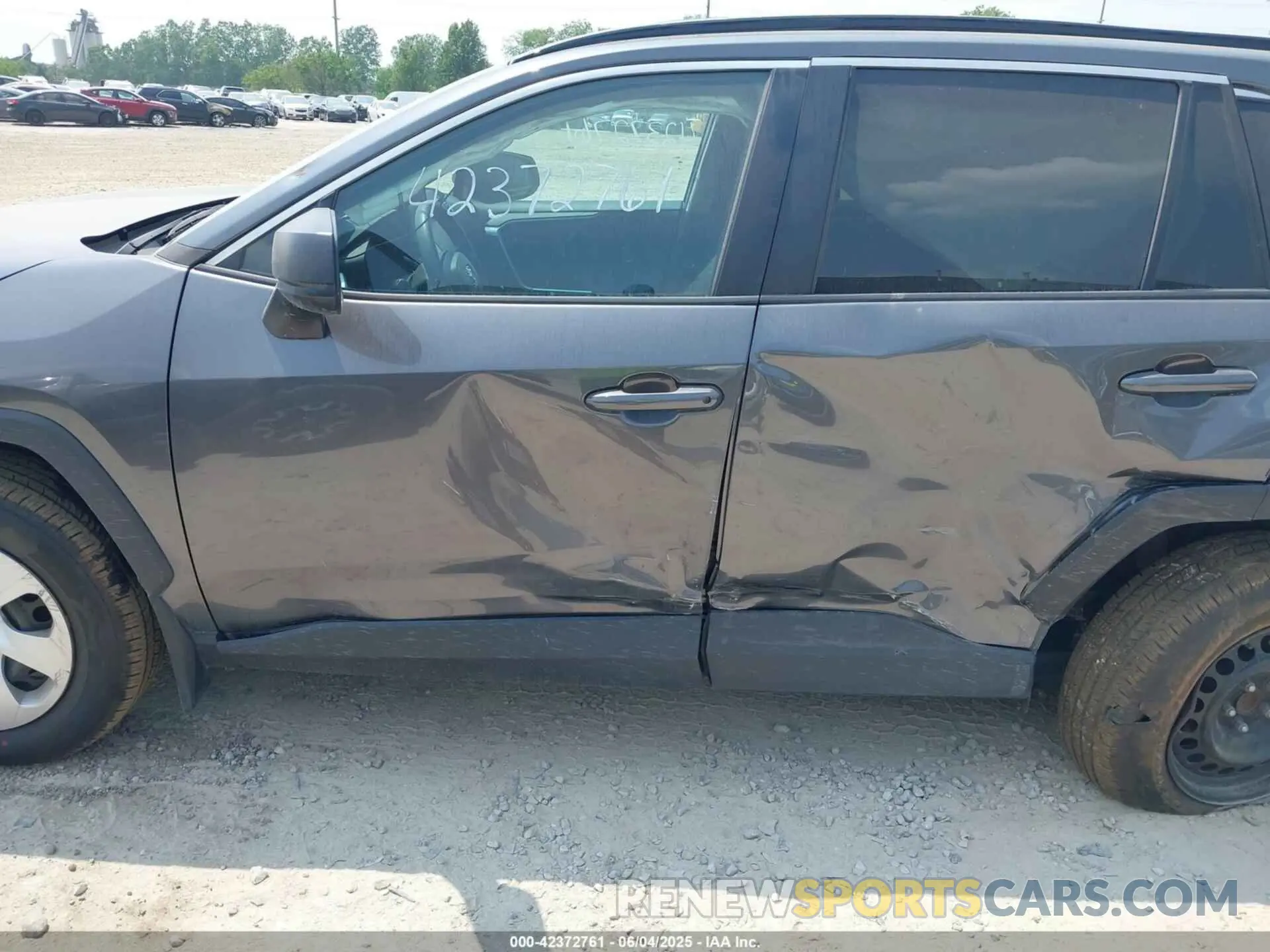 15 Photograph of a damaged car 2T3H1RFV1LC078344 TOYOTA RAV4 2020