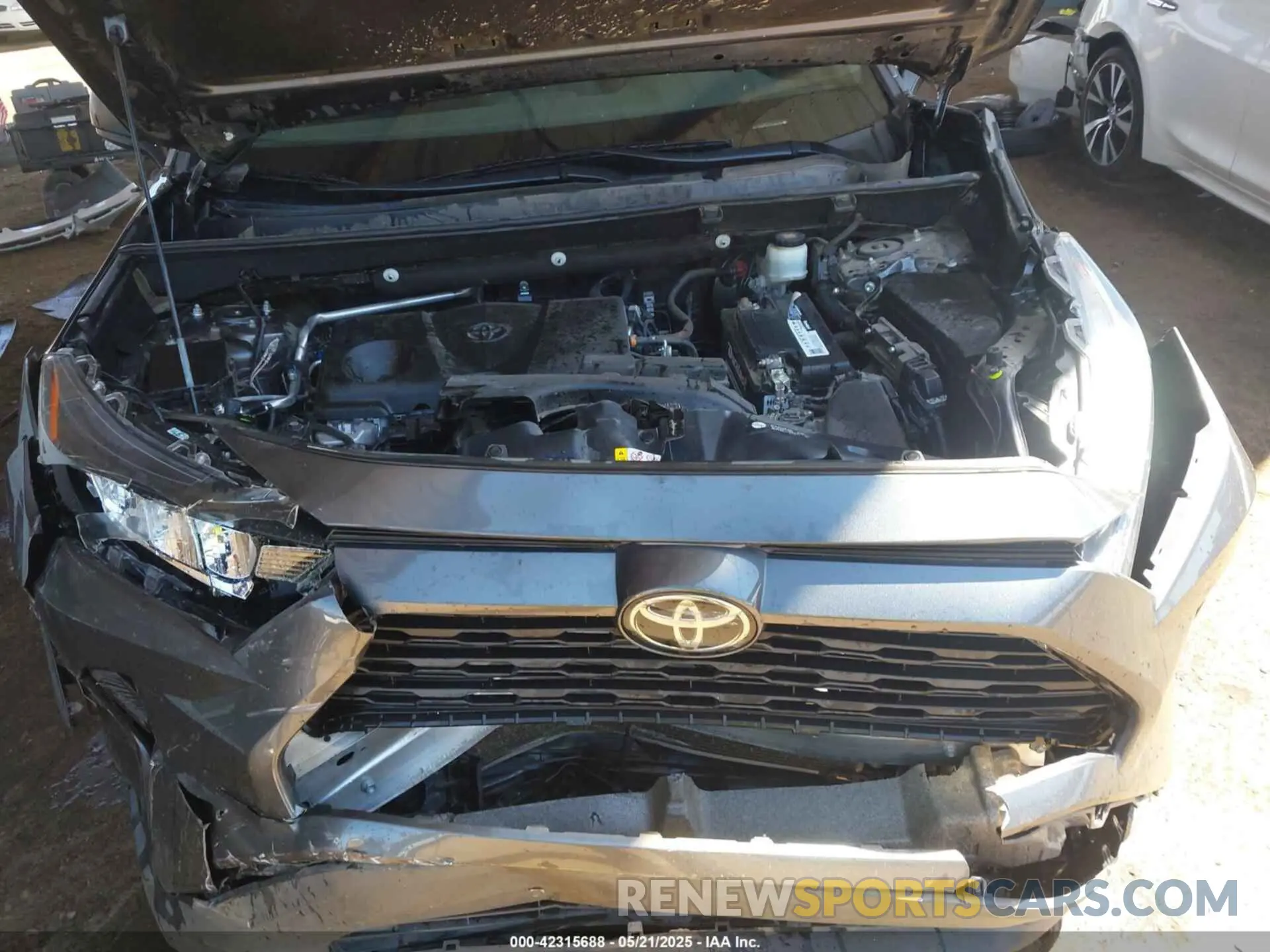 10 Photograph of a damaged car 2T3H1RFV1LC080384 TOYOTA RAV4 2020