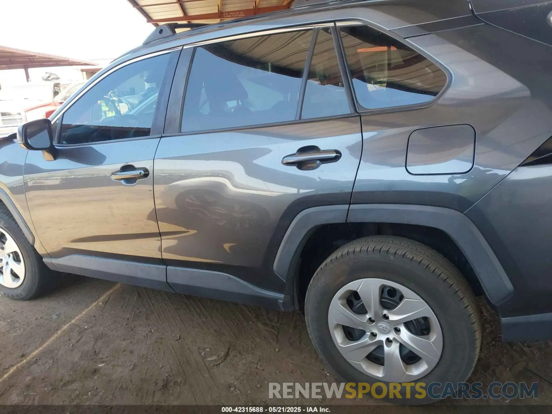 14 Photograph of a damaged car 2T3H1RFV1LC080384 TOYOTA RAV4 2020