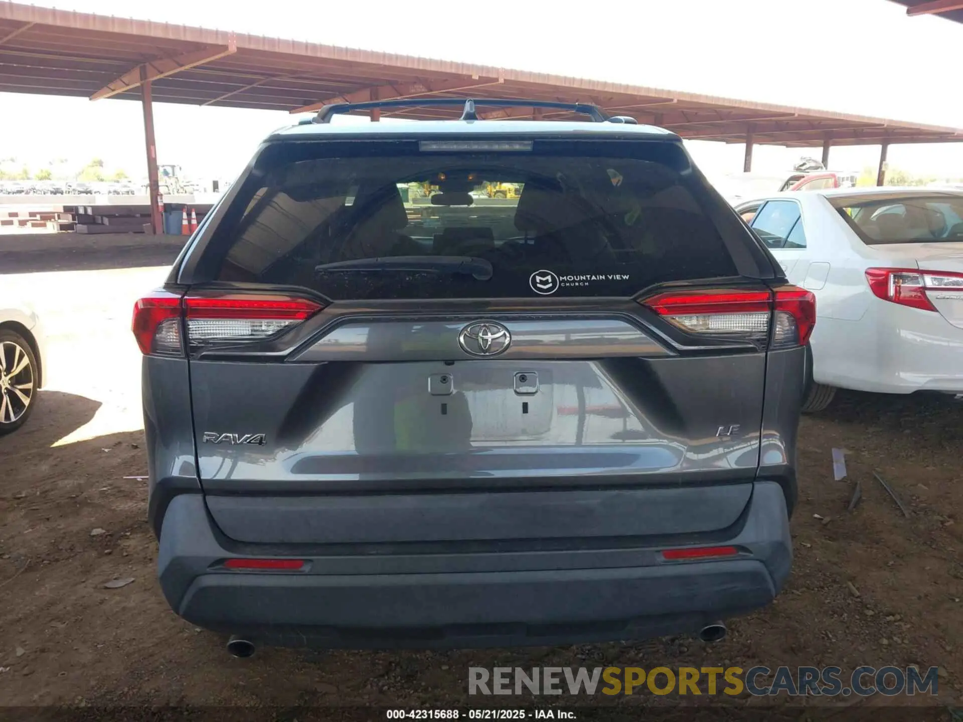 16 Photograph of a damaged car 2T3H1RFV1LC080384 TOYOTA RAV4 2020