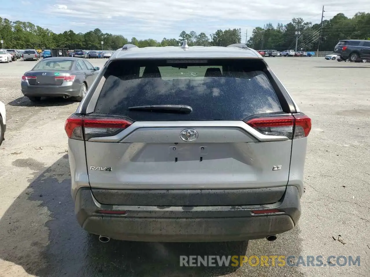 6 Photograph of a damaged car 2T3H1RFV1LC085682 TOYOTA RAV4 2020