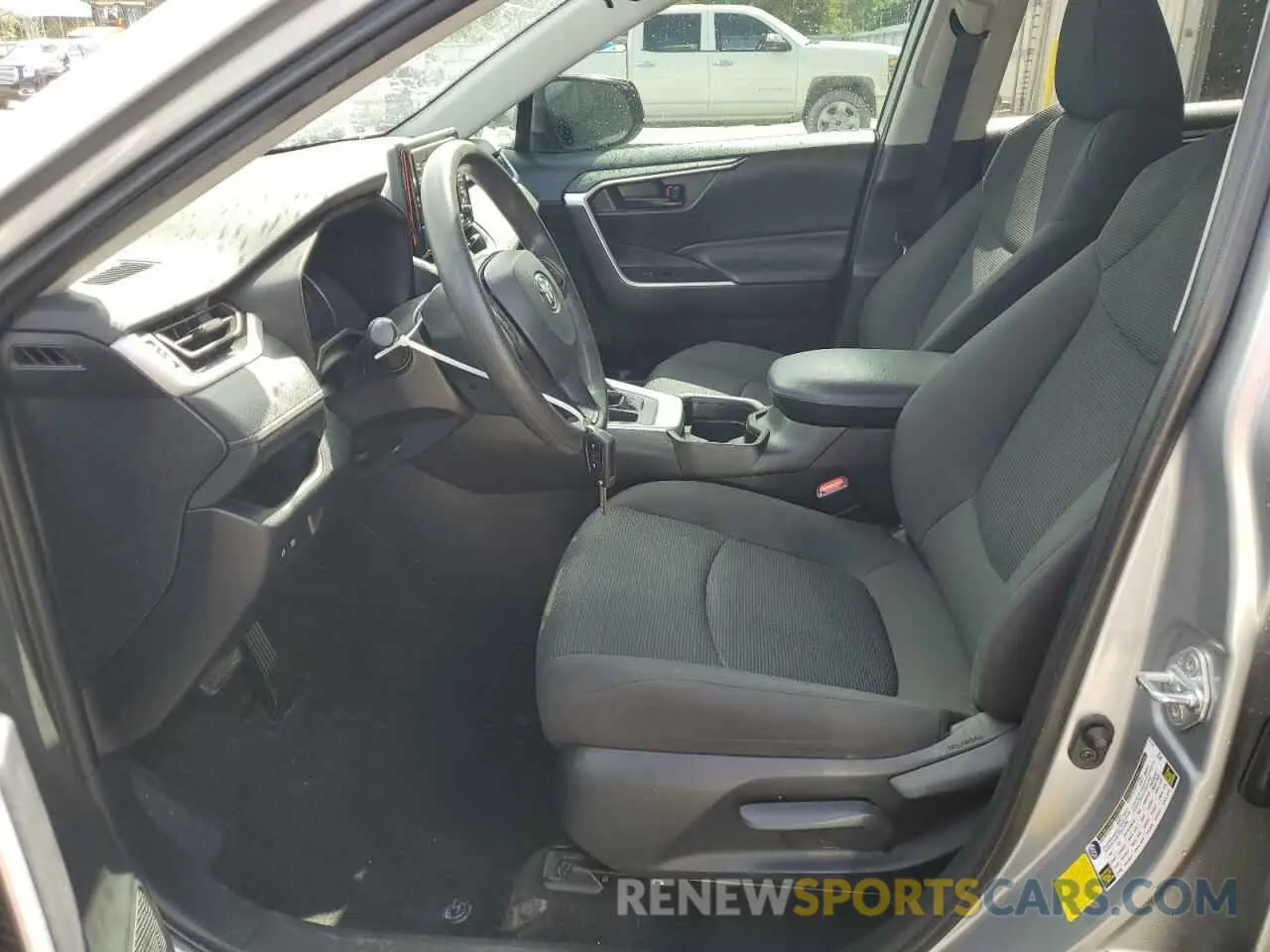 7 Photograph of a damaged car 2T3H1RFV1LC085682 TOYOTA RAV4 2020