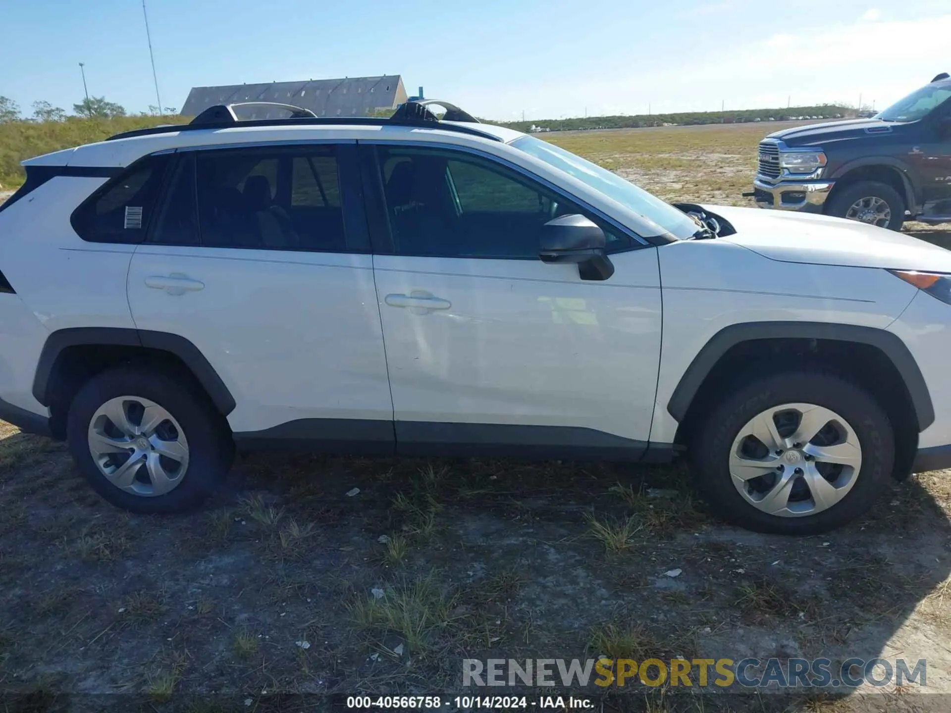 13 Photograph of a damaged car 2T3H1RFV1LW064104 TOYOTA RAV4 2020