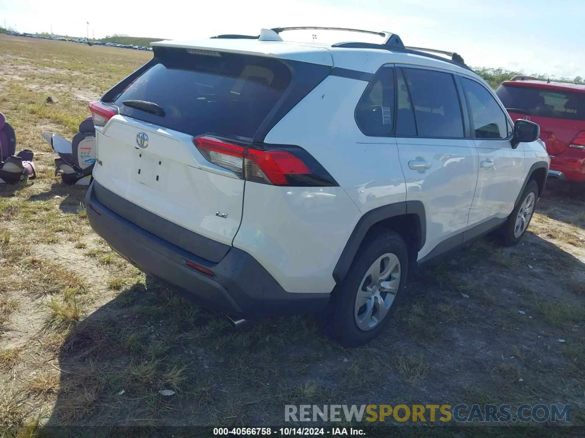 4 Photograph of a damaged car 2T3H1RFV1LW064104 TOYOTA RAV4 2020