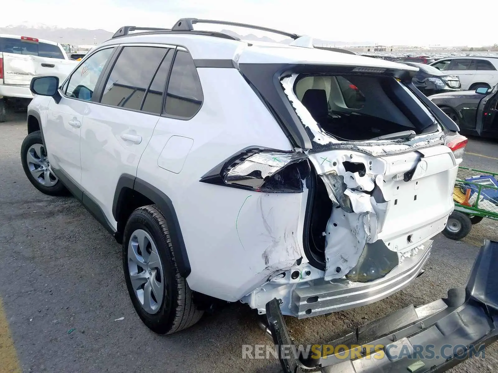 3 Photograph of a damaged car 2T3H1RFV1LW069190 TOYOTA RAV4 2020