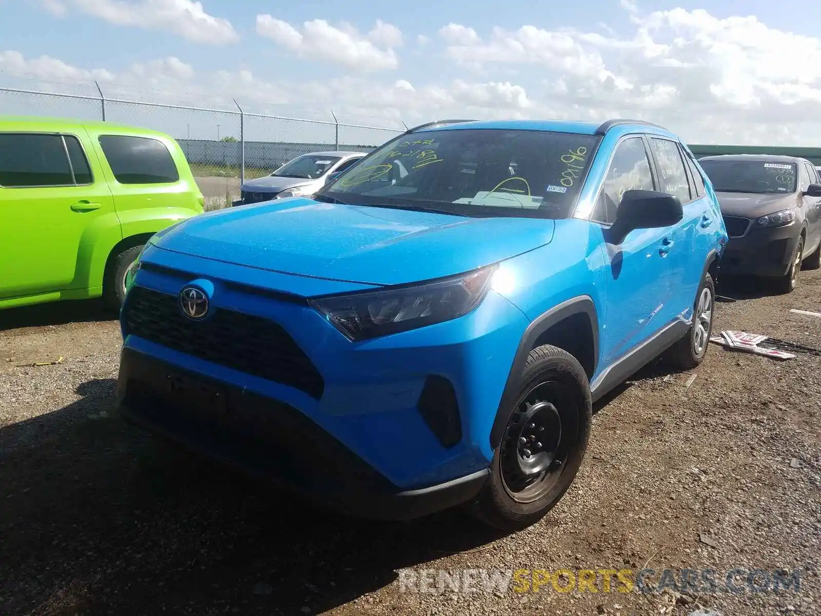 2 Photograph of a damaged car 2T3H1RFV1LW071196 TOYOTA RAV4 2020