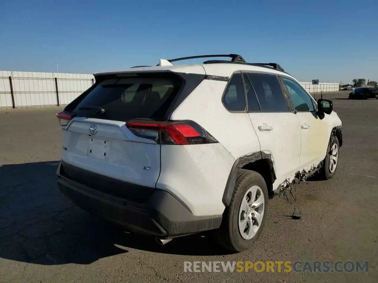 4 Photograph of a damaged car 2T3H1RFV1LW076818 TOYOTA RAV4 2020