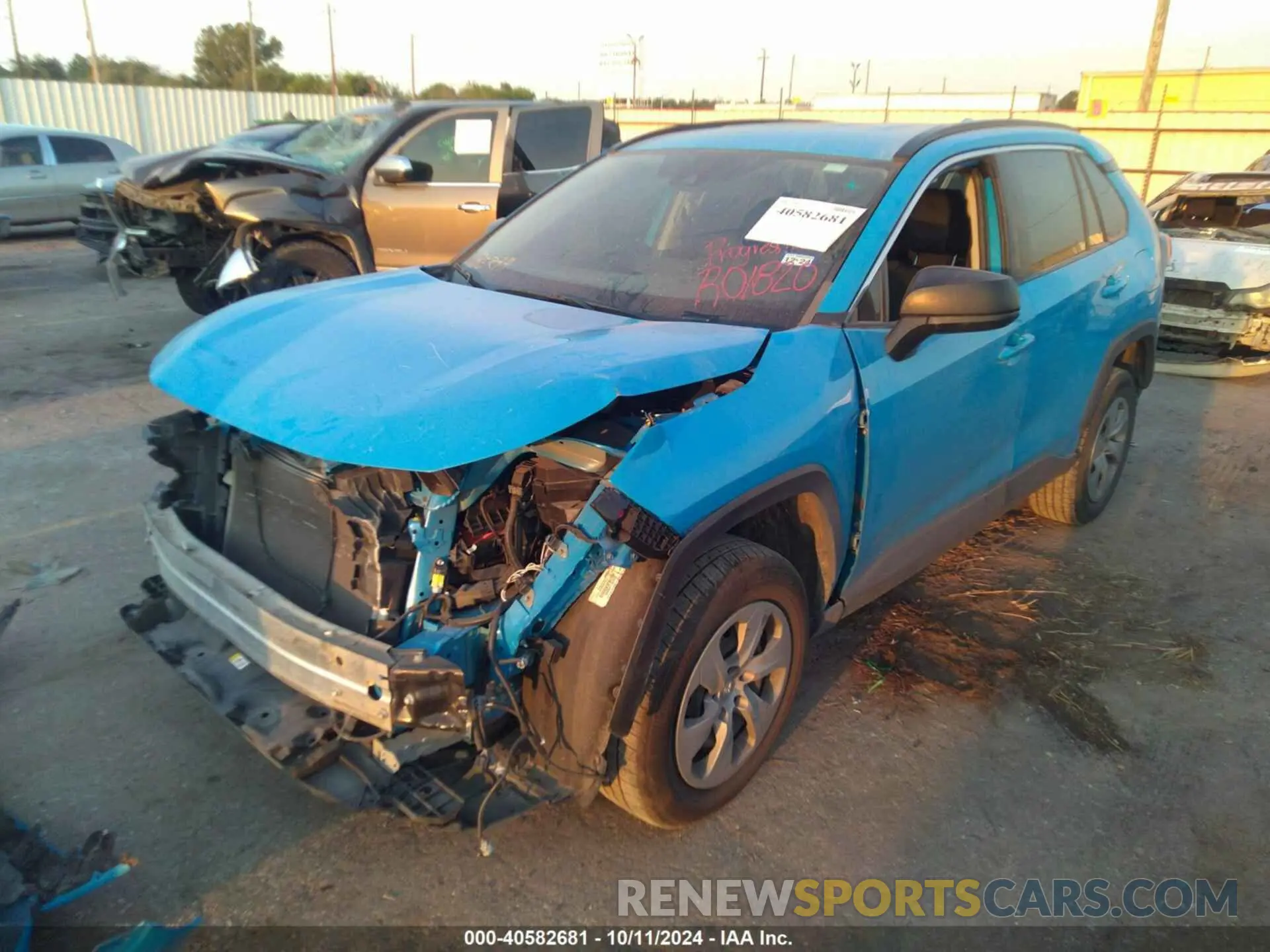 2 Photograph of a damaged car 2T3H1RFV1LW077449 TOYOTA RAV4 2020