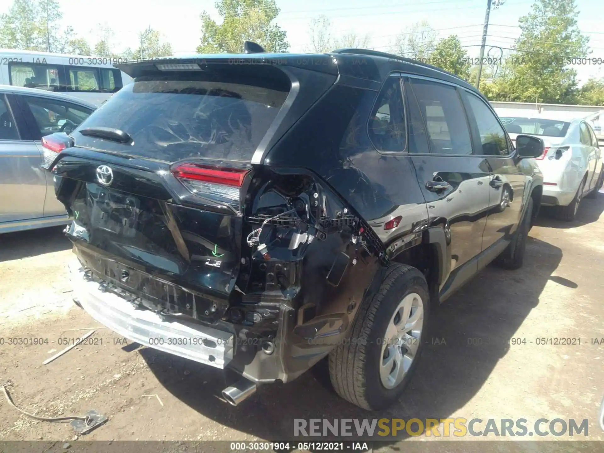 4 Photograph of a damaged car 2T3H1RFV1LW084711 TOYOTA RAV4 2020