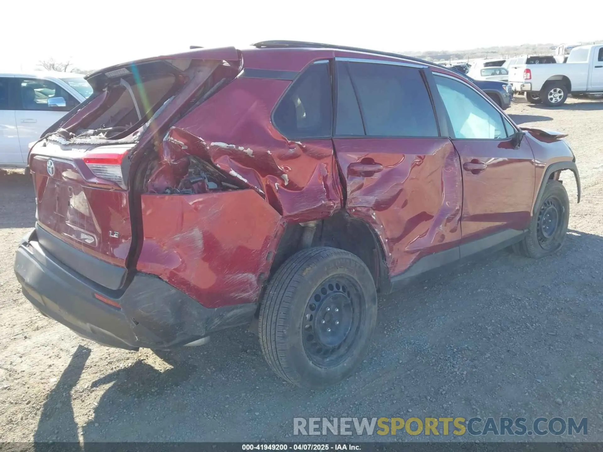 4 Photograph of a damaged car 2T3H1RFV1LW093523 TOYOTA RAV4 2020