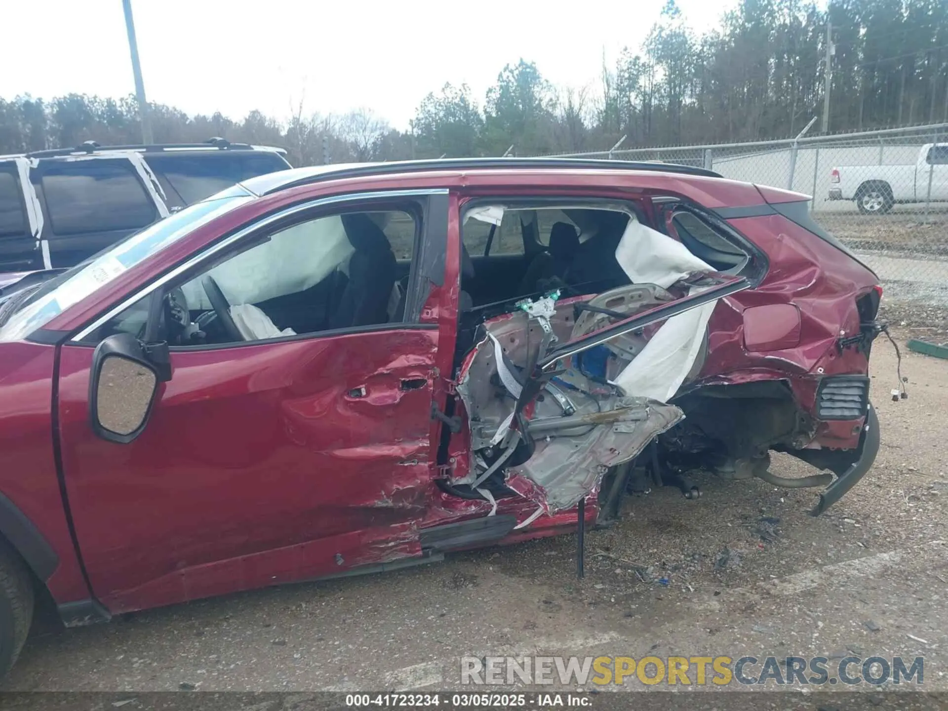 20 Photograph of a damaged car 2T3H1RFV1LW100499 TOYOTA RAV4 2020