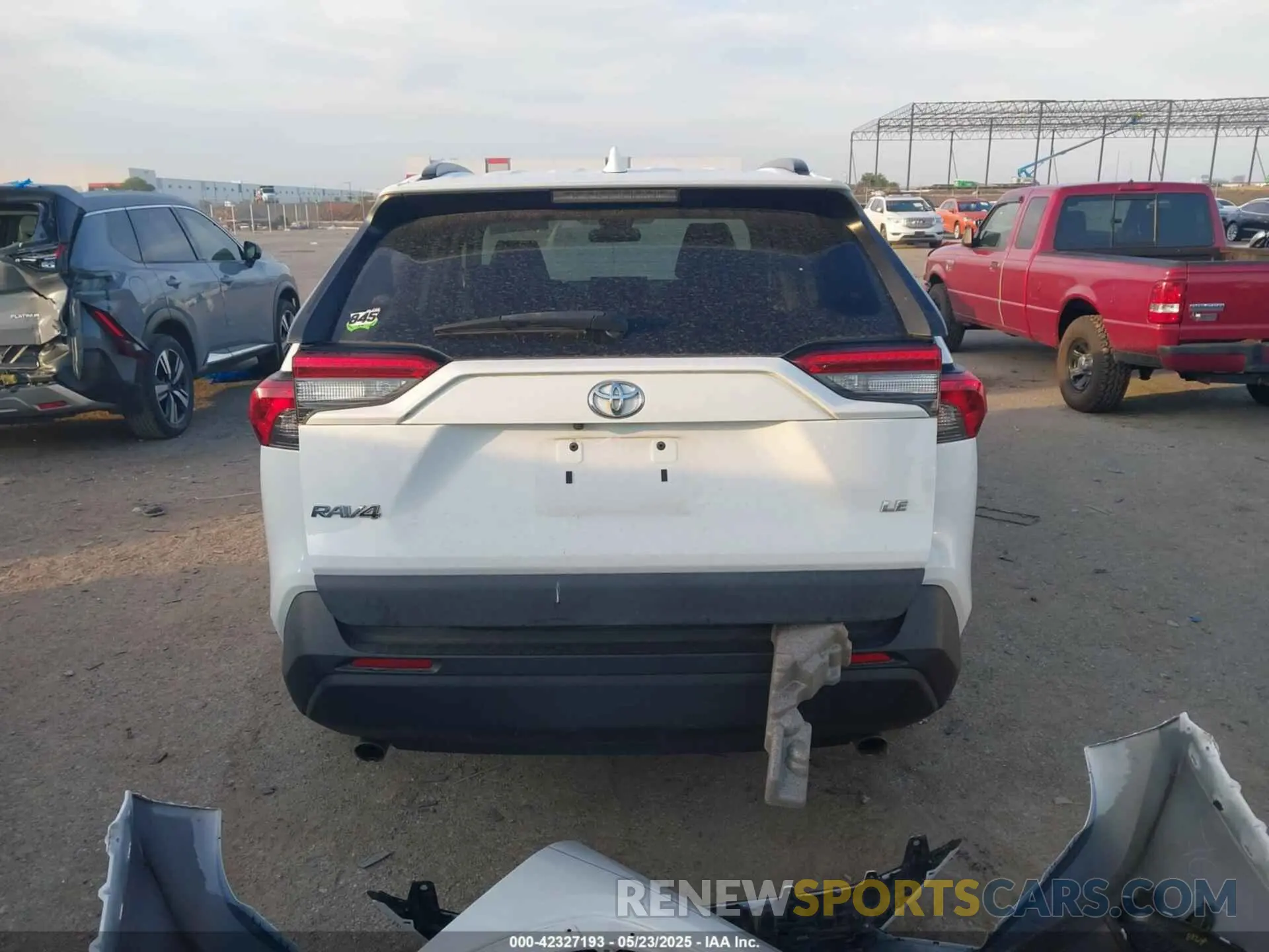 17 Photograph of a damaged car 2T3H1RFV1LW101457 TOYOTA RAV4 2020