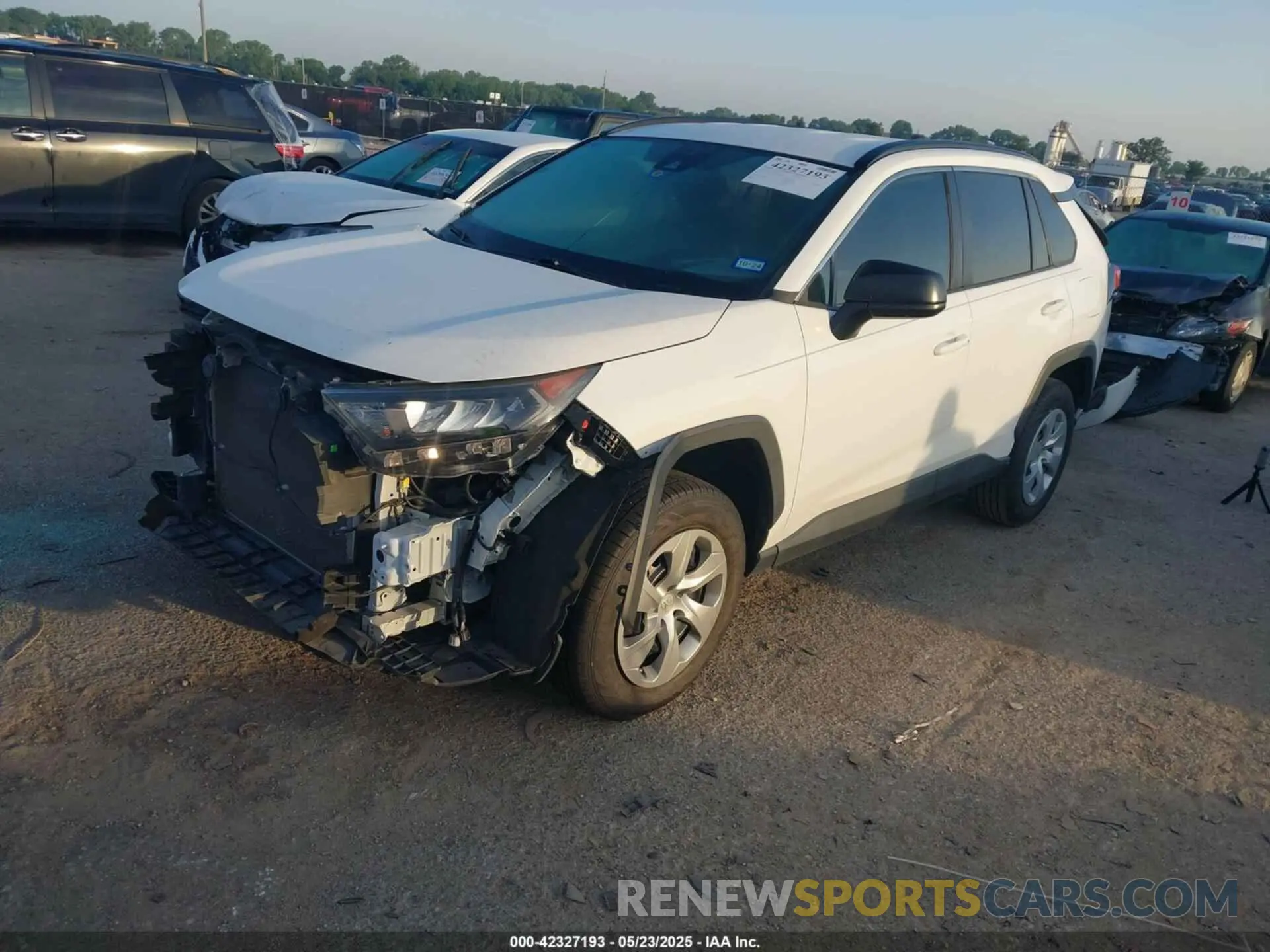 2 Photograph of a damaged car 2T3H1RFV1LW101457 TOYOTA RAV4 2020