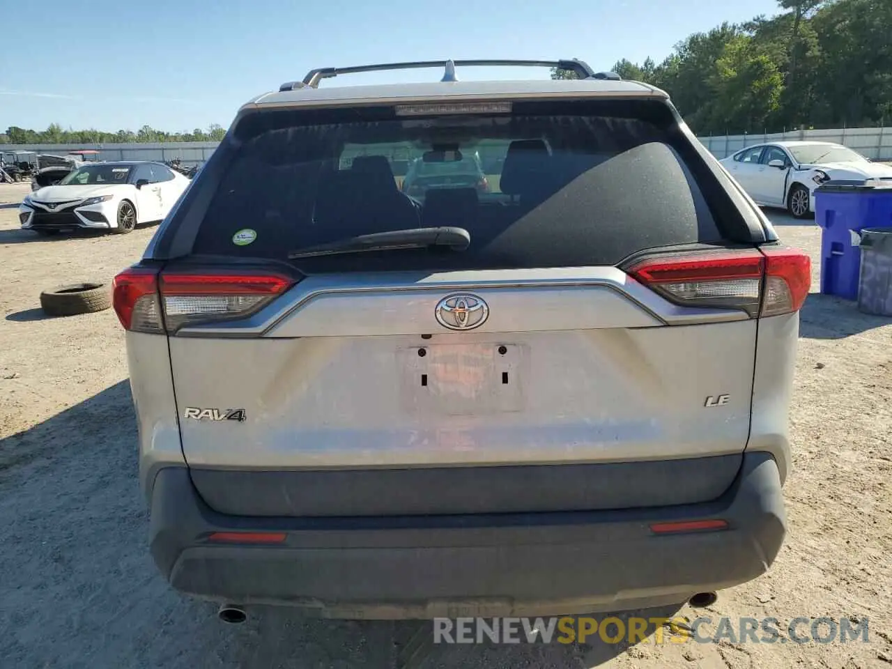 6 Photograph of a damaged car 2T3H1RFV2LC061651 TOYOTA RAV4 2020