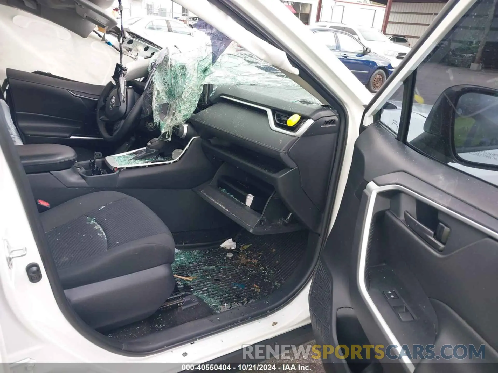 5 Photograph of a damaged car 2T3H1RFV2LC069717 TOYOTA RAV4 2020