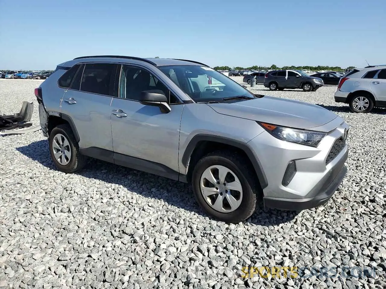 4 Photograph of a damaged car 2T3H1RFV2LC075937 TOYOTA RAV4 2020