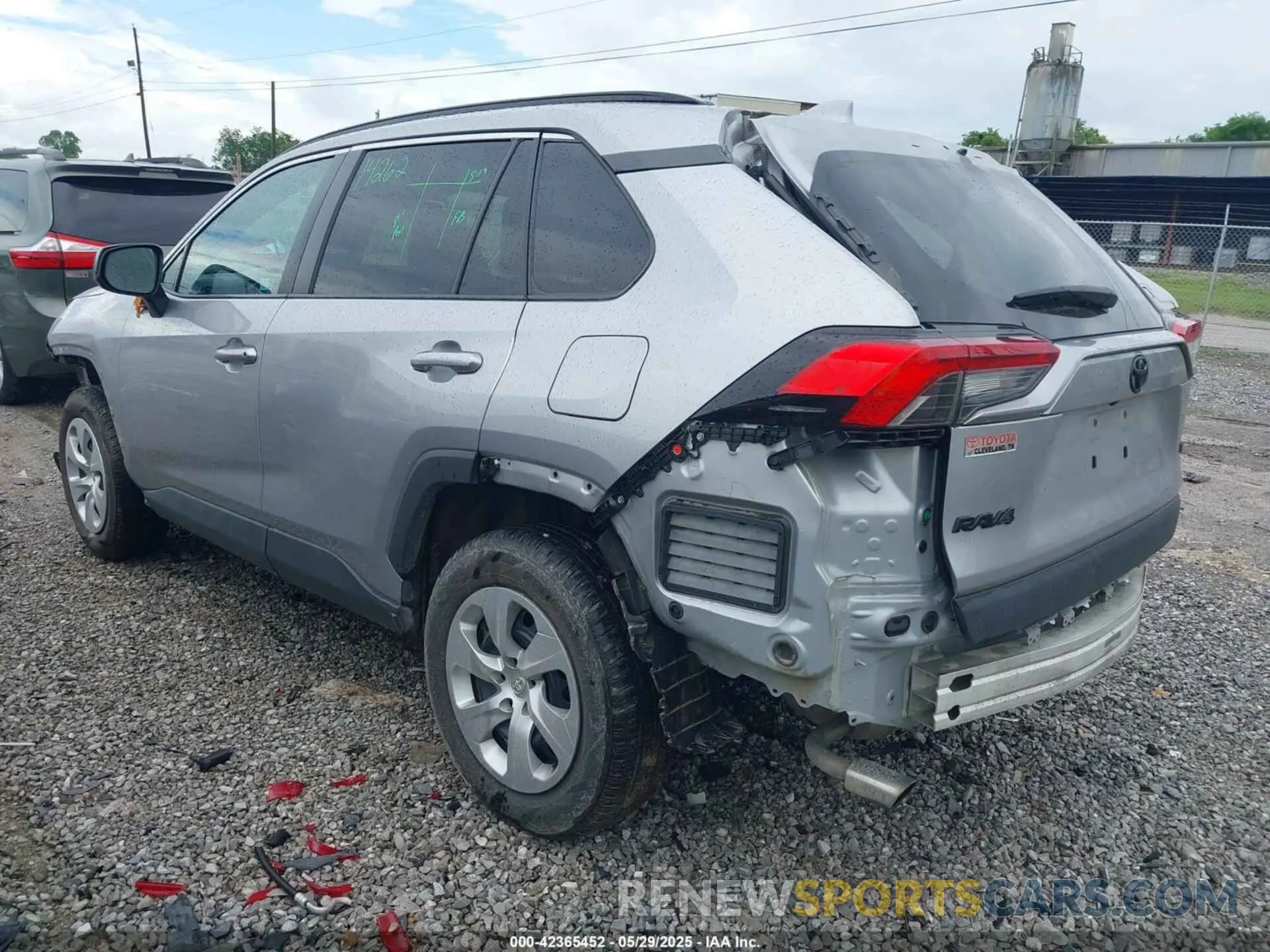 3 Photograph of a damaged car 2T3H1RFV2LC077350 TOYOTA RAV4 2020