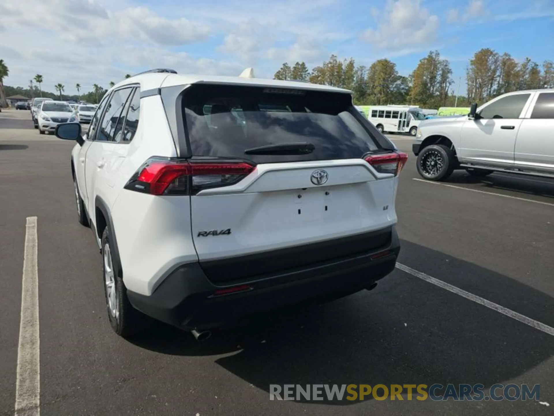 21 Photograph of a damaged car 2T3H1RFV2LC078983 TOYOTA RAV4 2020