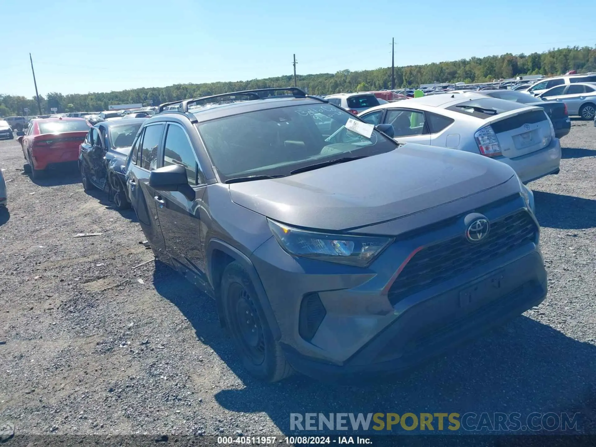 1 Photograph of a damaged car 2T3H1RFV2LW058800 TOYOTA RAV4 2020