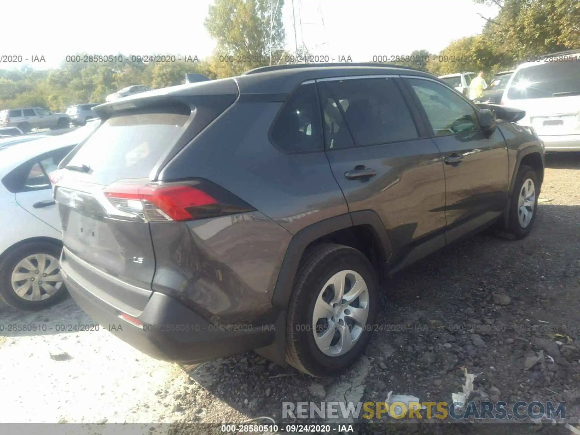 4 Photograph of a damaged car 2T3H1RFV2LW058859 TOYOTA RAV4 2020