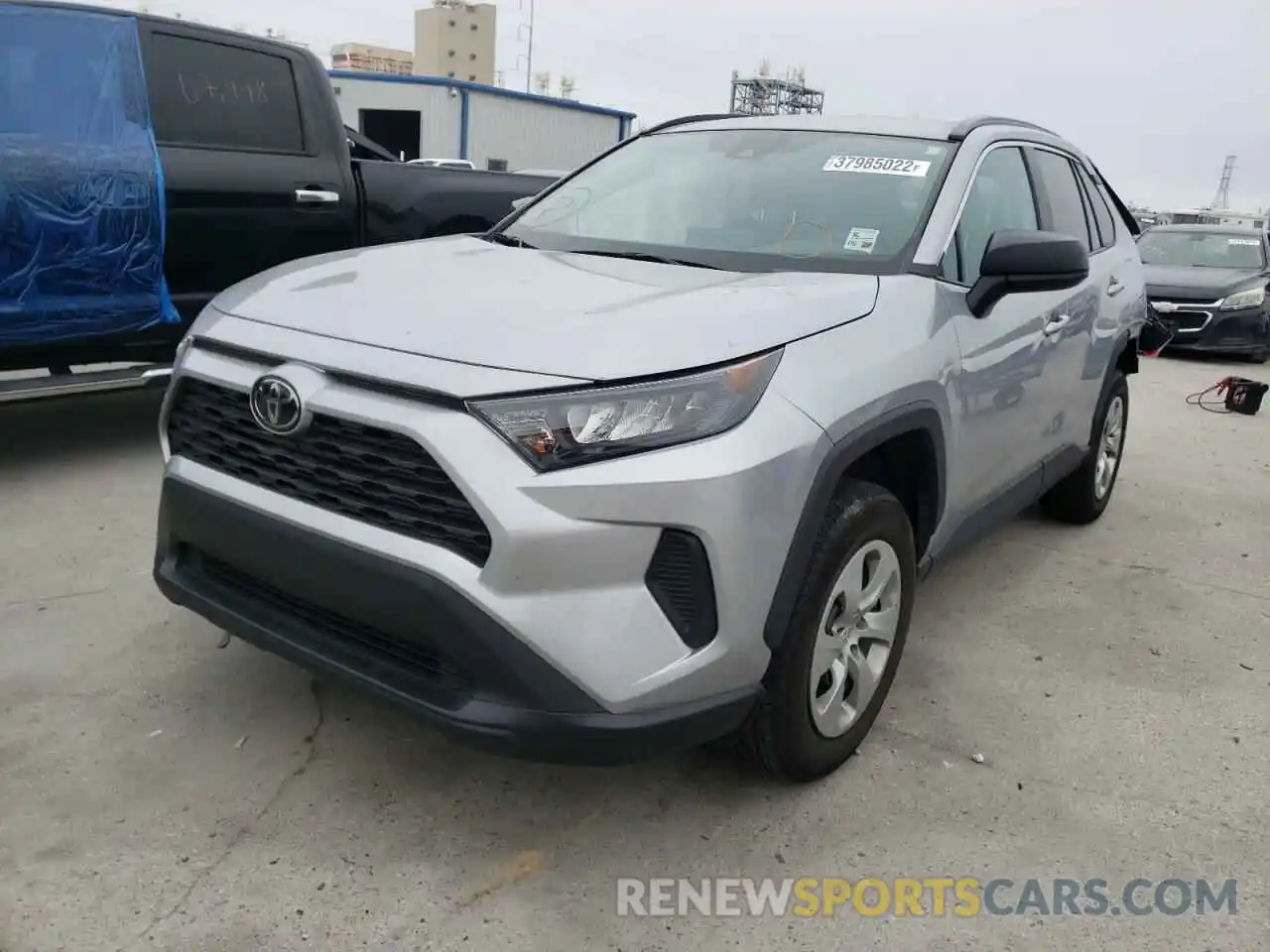 2 Photograph of a damaged car 2T3H1RFV2LW061101 TOYOTA RAV4 2020