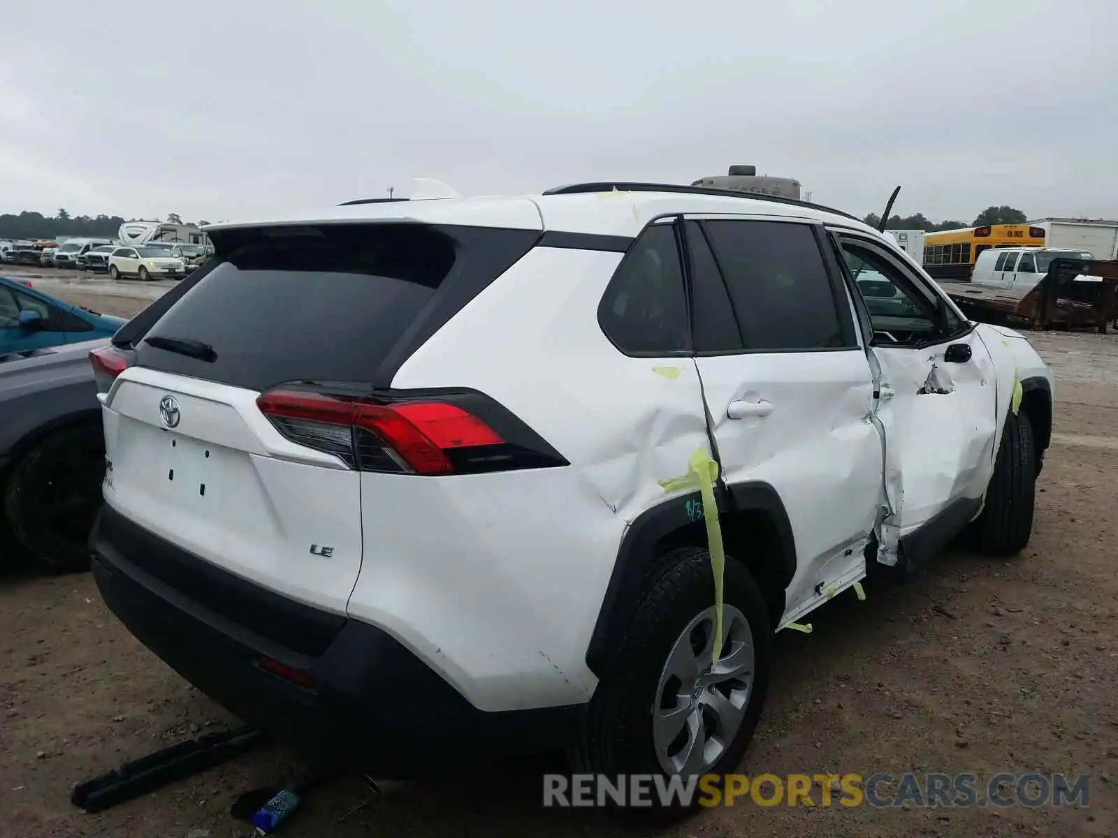 4 Photograph of a damaged car 2T3H1RFV2LW081039 TOYOTA RAV4 2020