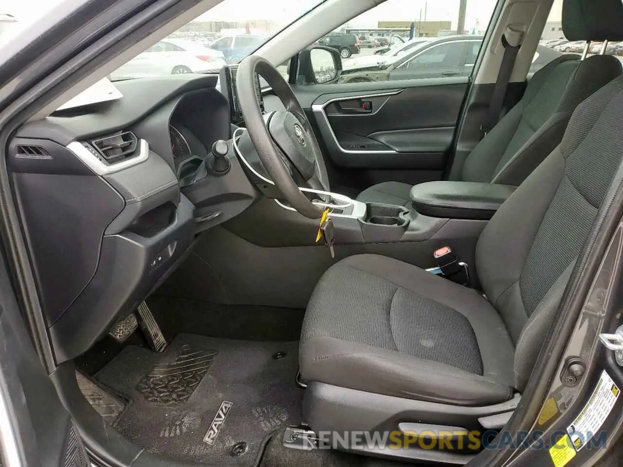 7 Photograph of a damaged car 2T3H1RFV2LW084796 TOYOTA RAV4 2020