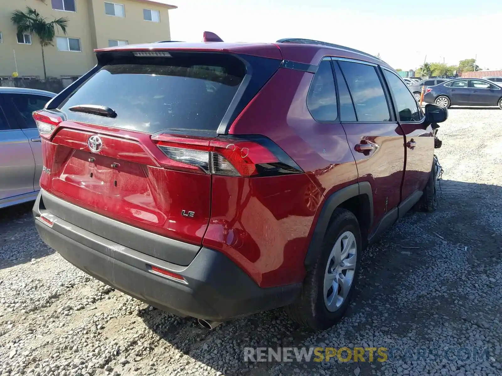 4 Photograph of a damaged car 2T3H1RFV2LW089187 TOYOTA RAV4 2020